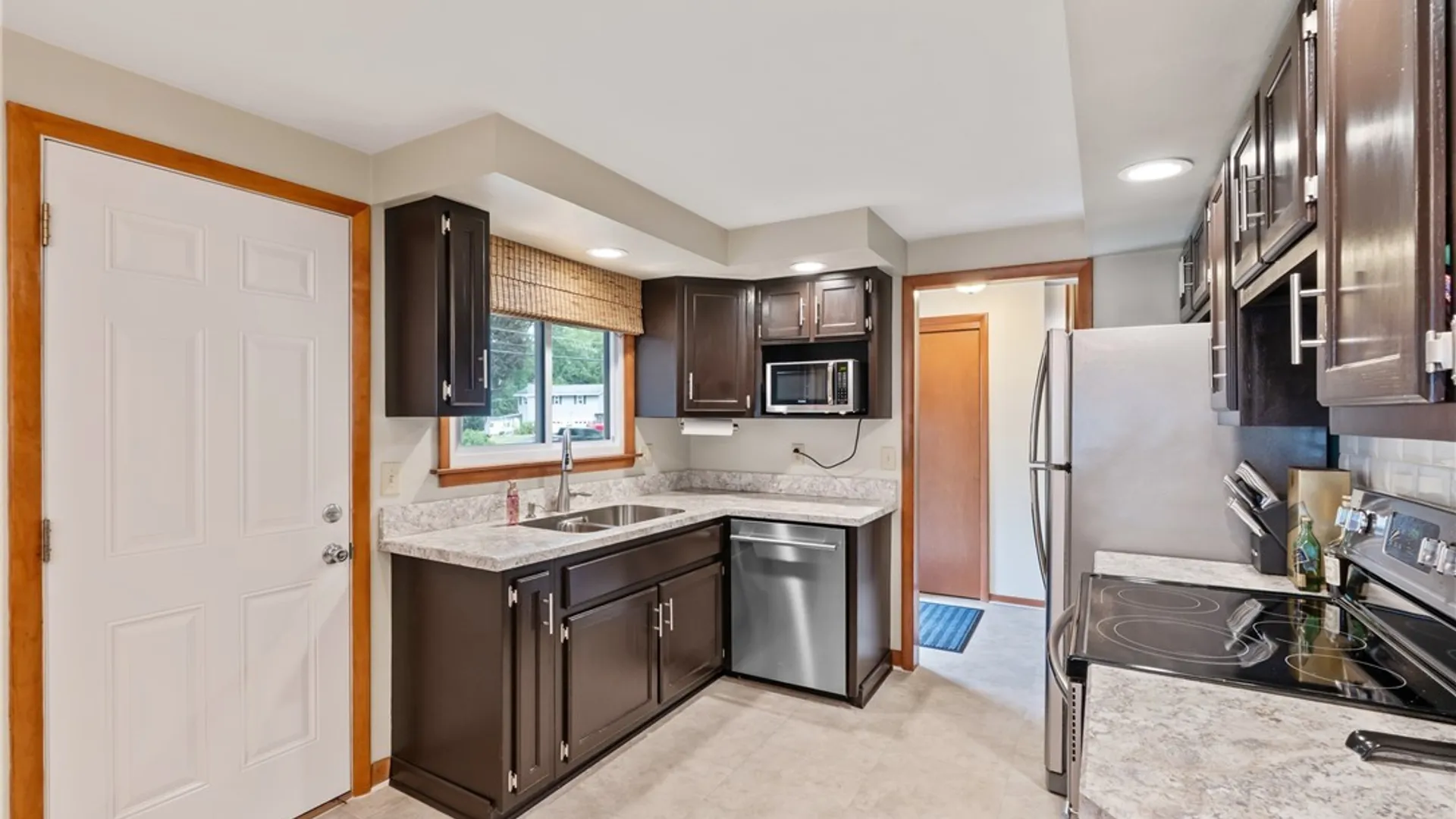 Property at 4128 Willowbrook Drive, Clay, NY 13090 14