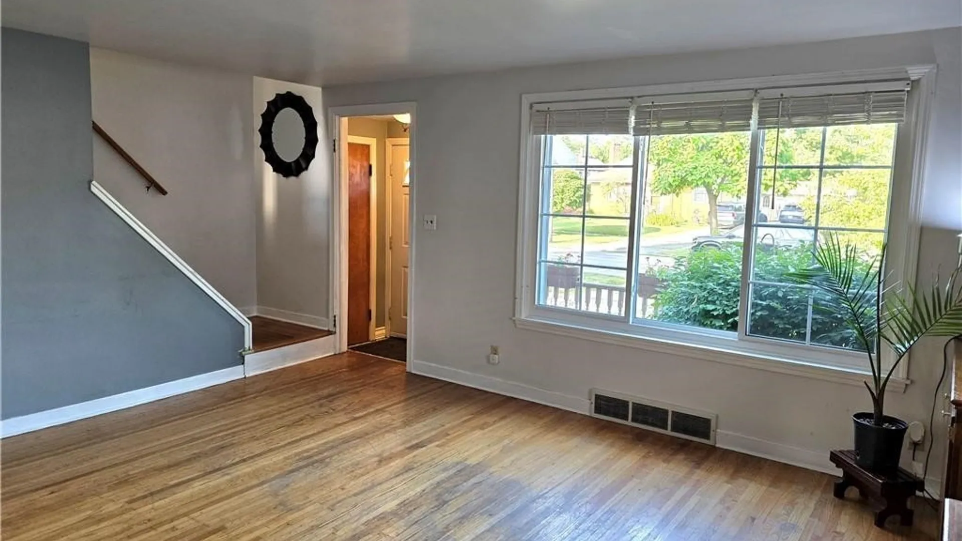 Property at 233 Rosedale Blvd, Amherst, NY 14226 14