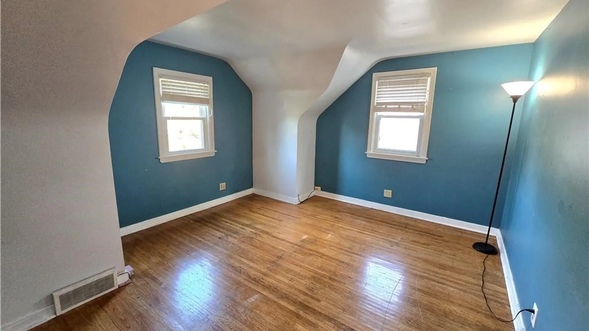 Property at 233 Rosedale Blvd, Amherst, NY 14226 22