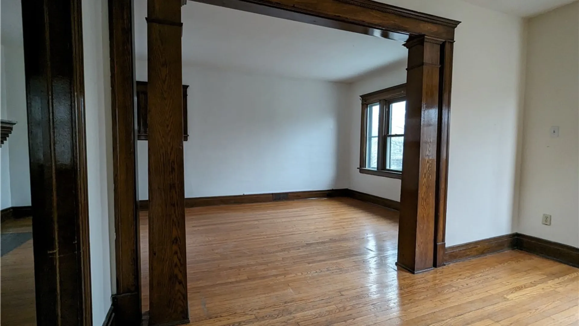 Property at 37 Manchester Place, Buffalo, NY 14213 4