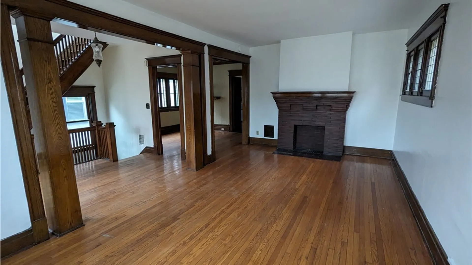 Property at 37 Manchester Place, Buffalo, NY 14213 6
