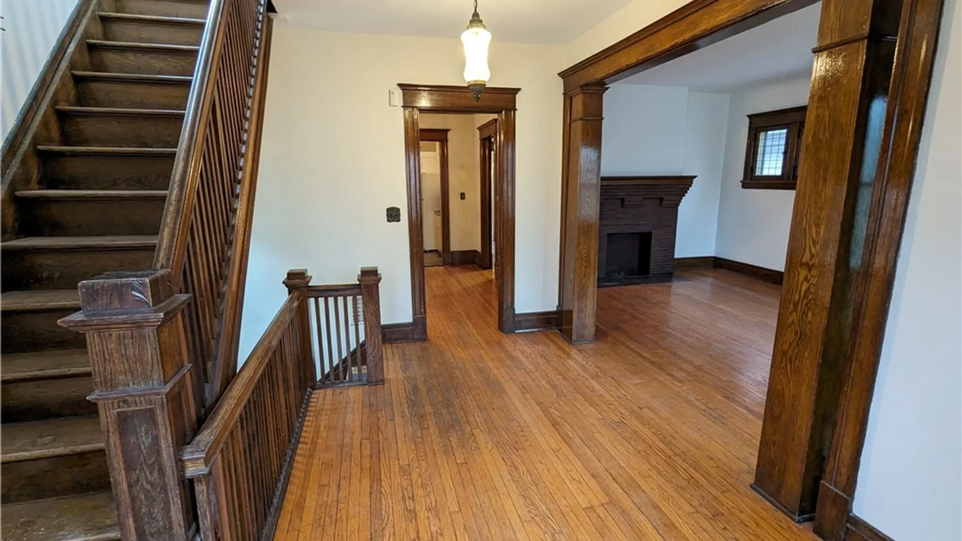 Property at 37 Manchester Place, Buffalo, NY 14213 8