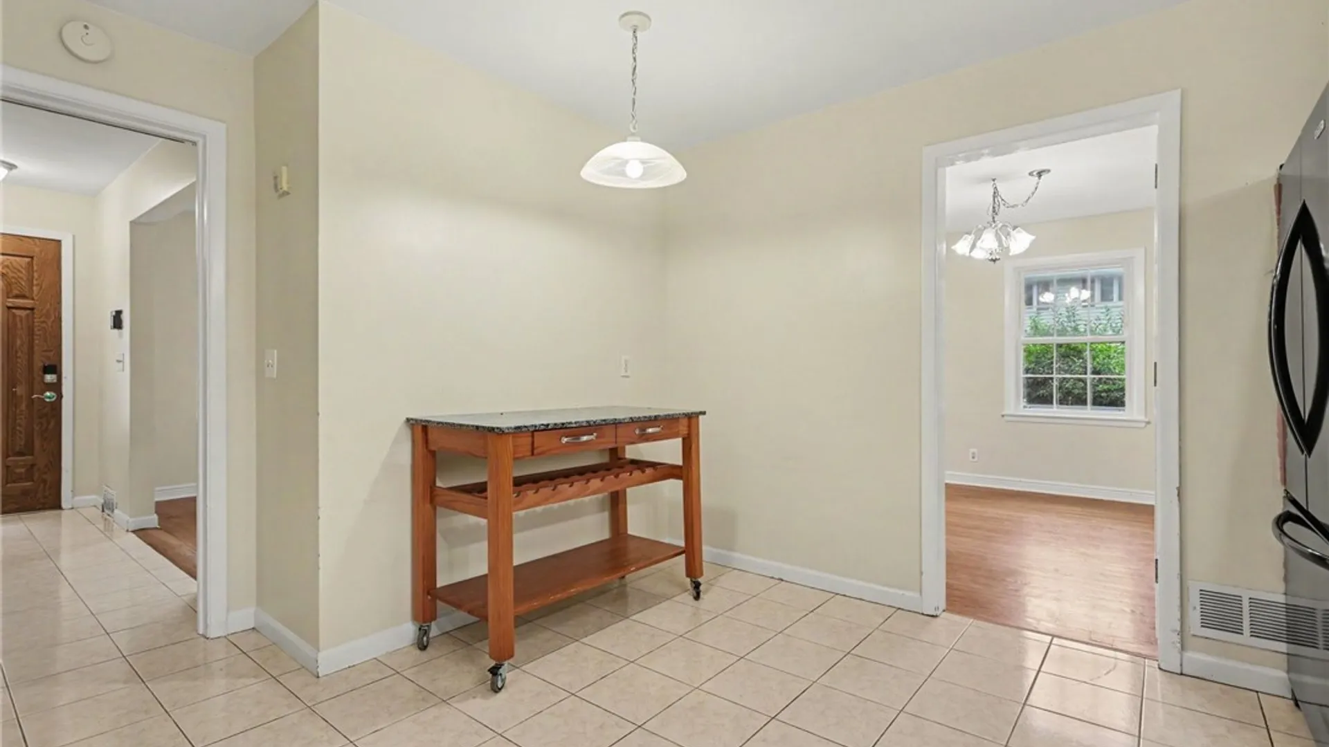 Property at 115 Dunrovin Ln, Brighton, NY 14618 17