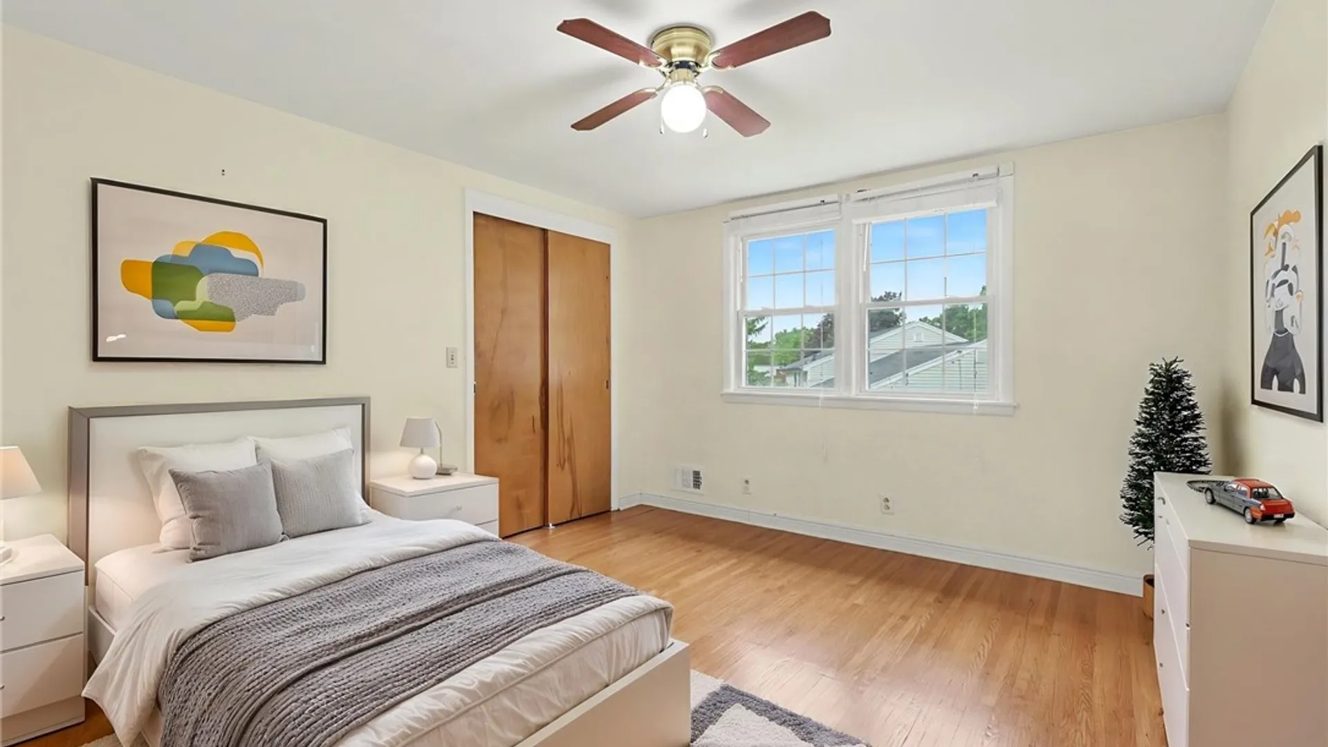 Property at 115 Dunrovin Ln, Brighton, NY 14618 21