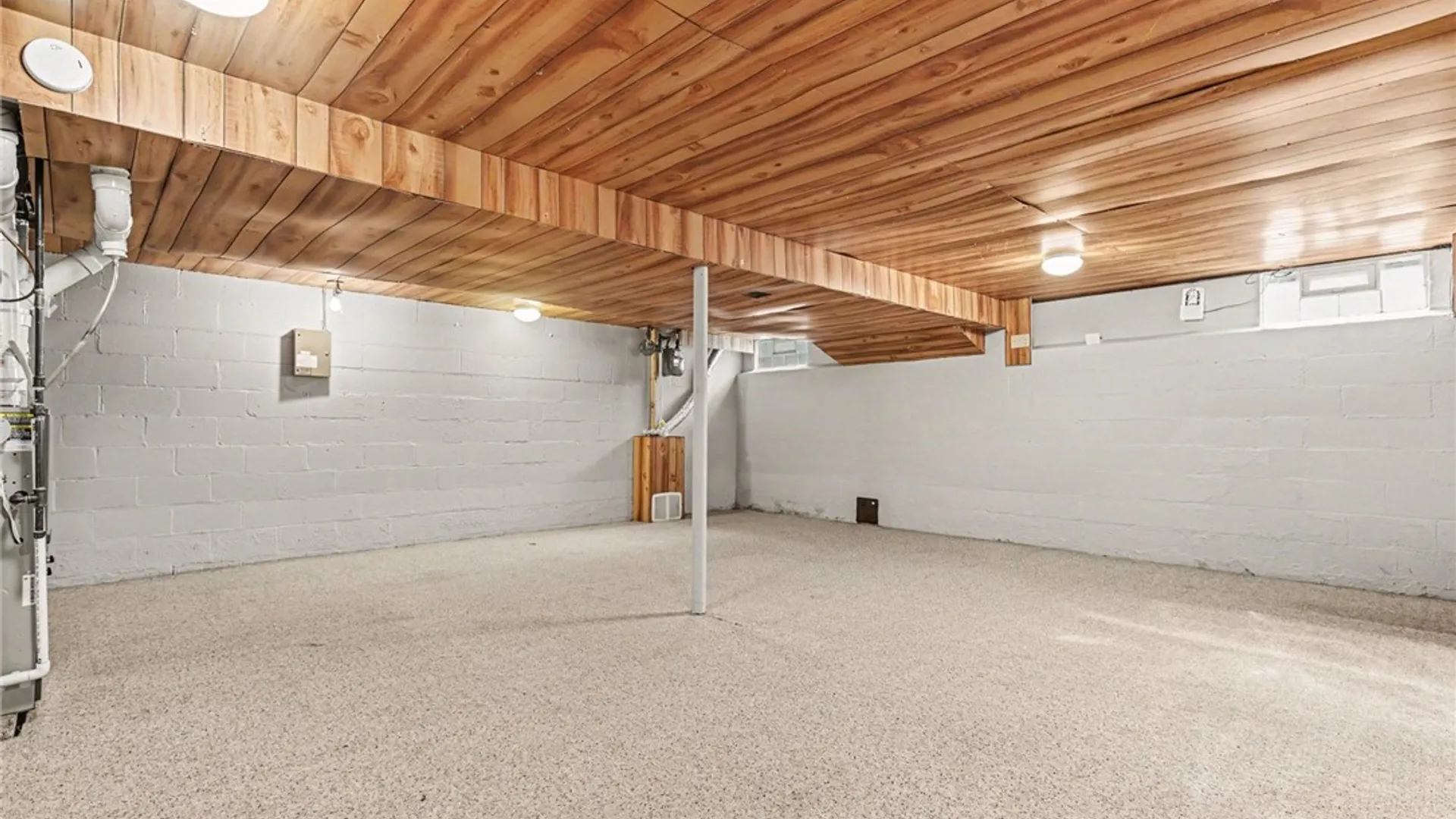 Property at 115 Dunrovin Ln, Brighton, NY 14618 28