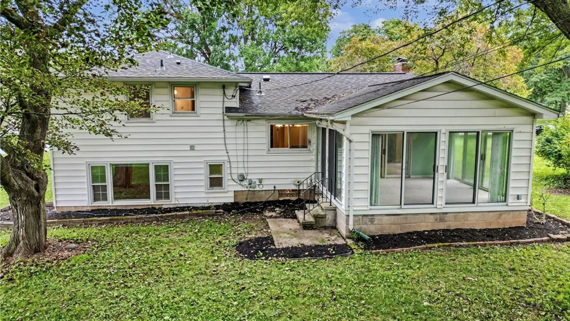 Property at 115 Dunrovin Ln, Brighton, NY 14618 31