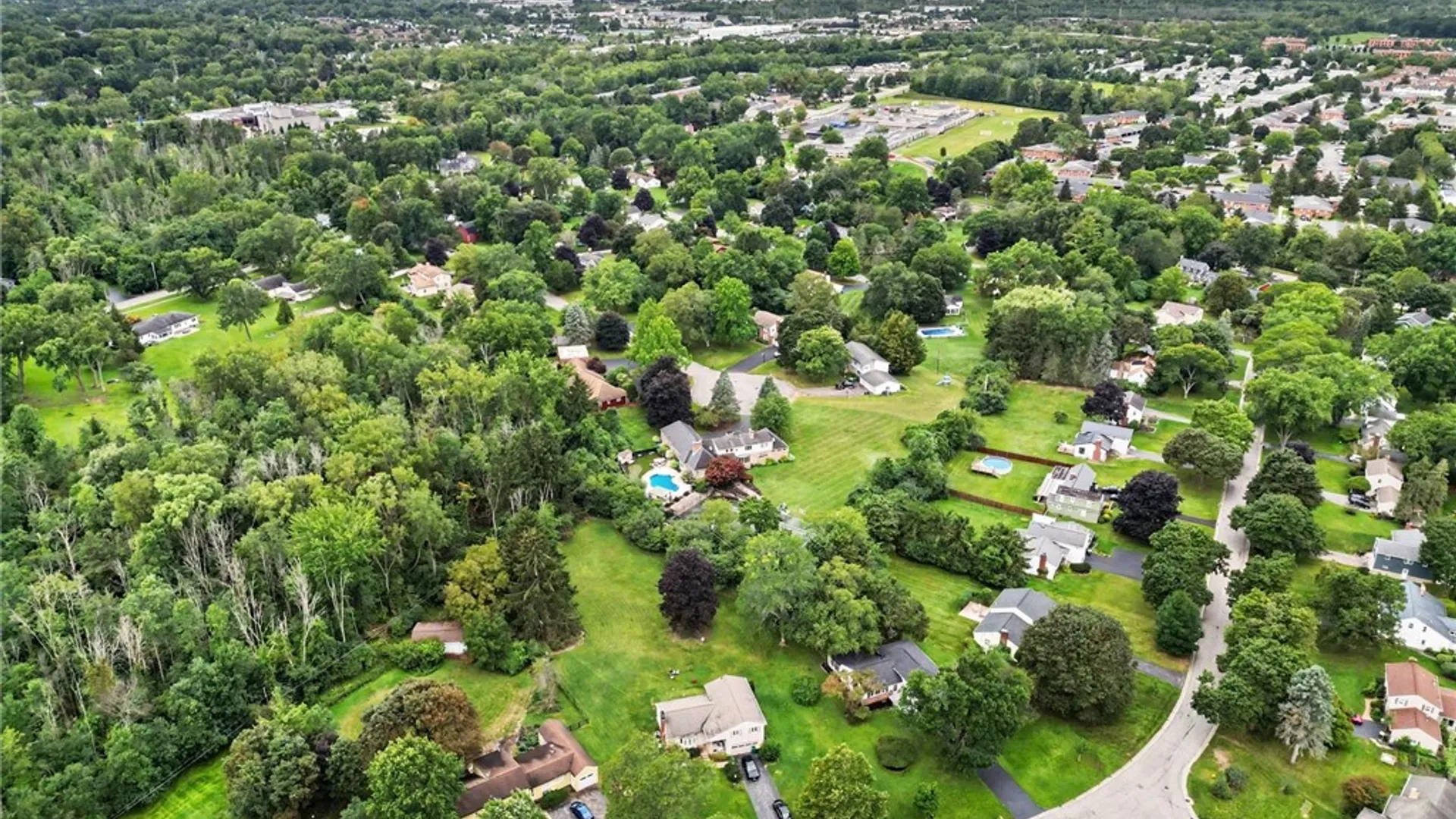 Property at 115 Dunrovin Ln, Brighton, NY 14618 35