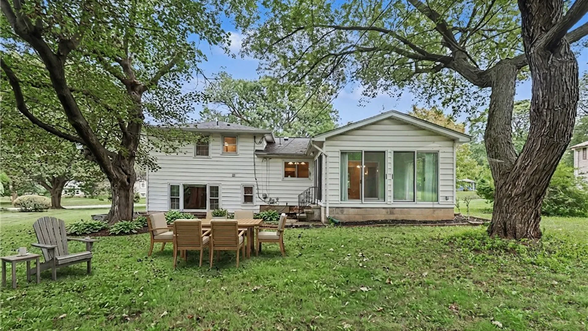 Property at 115 Dunrovin Ln, Brighton, NY 14618 33