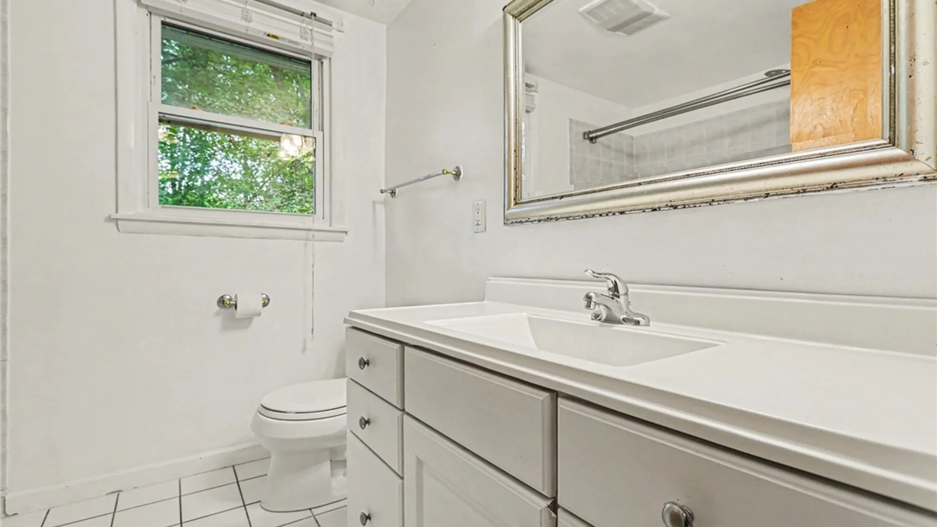 Property at 115 Dunrovin Ln, Brighton, NY 14618 22