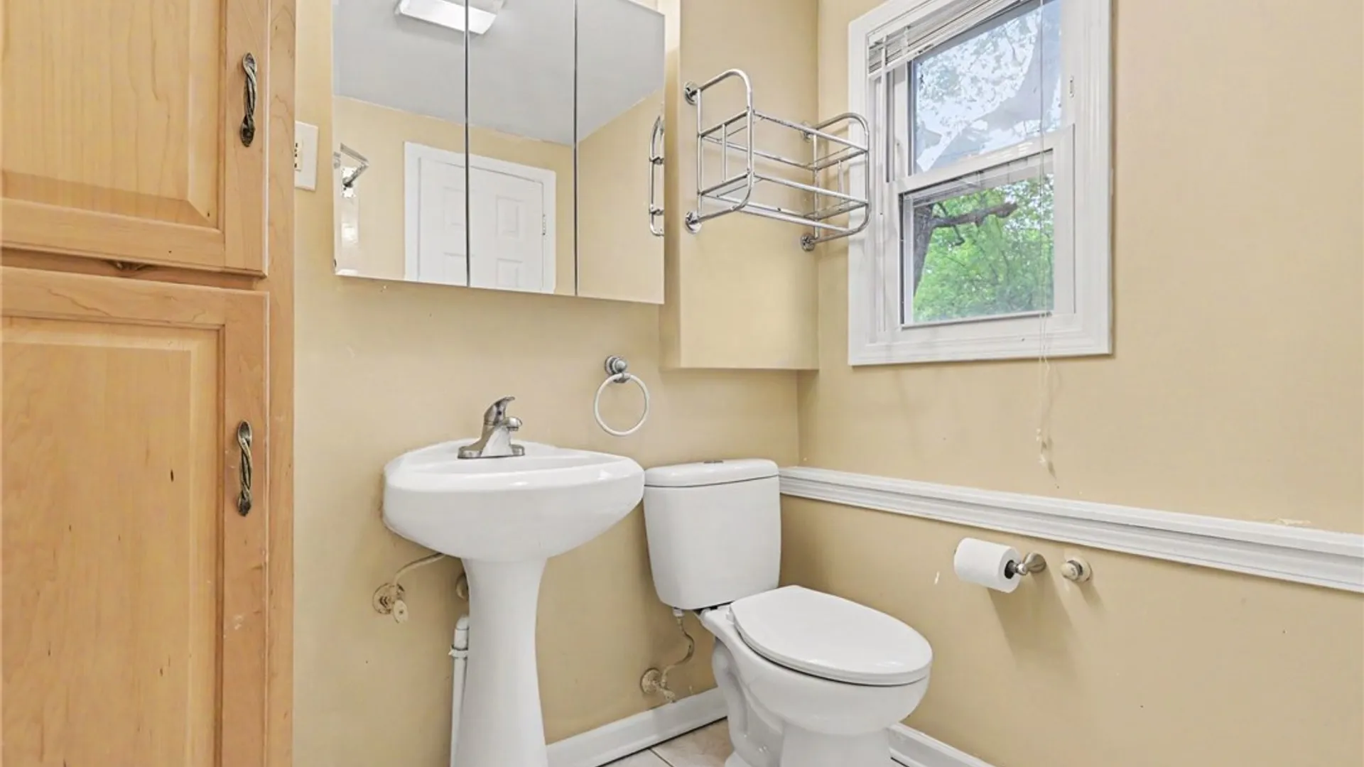 Property at 115 Dunrovin Ln, Brighton, NY 14618 27