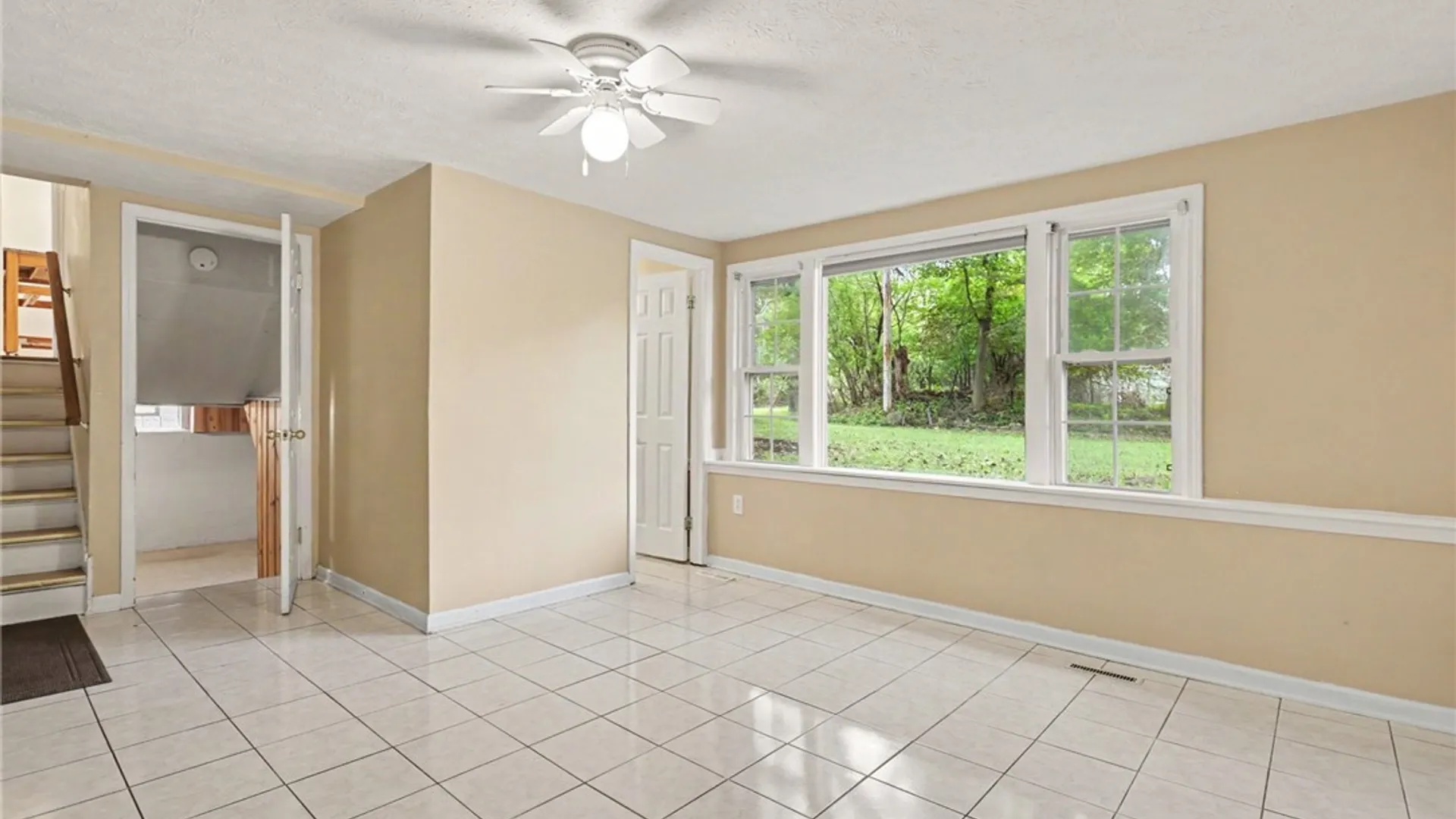 Property at 115 Dunrovin Ln, Brighton, NY 14618 25