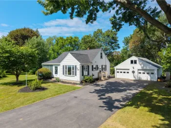 Property at 480 Pineview Drive, Webster, NY 14580