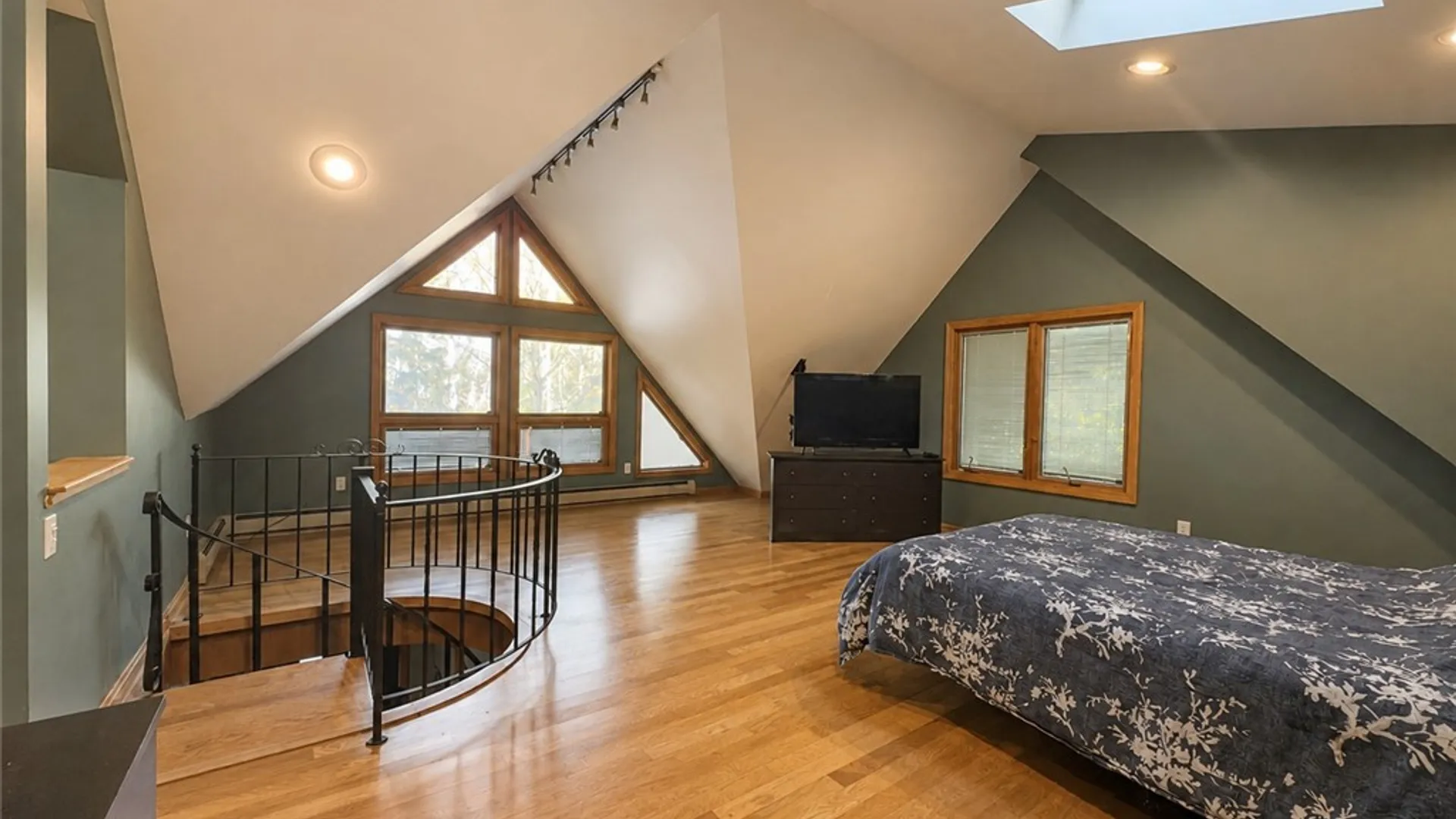 Property at 33 Woodstock Road, Concord, NY 14069 26