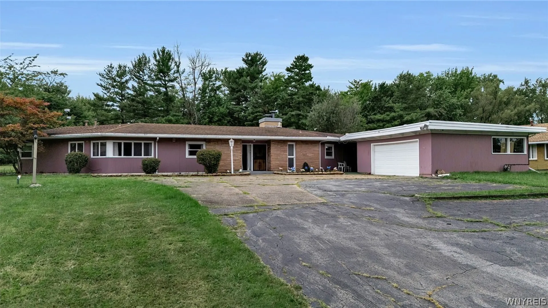 Property at 785 Orchard Park Road, West Seneca, NY 14224 48