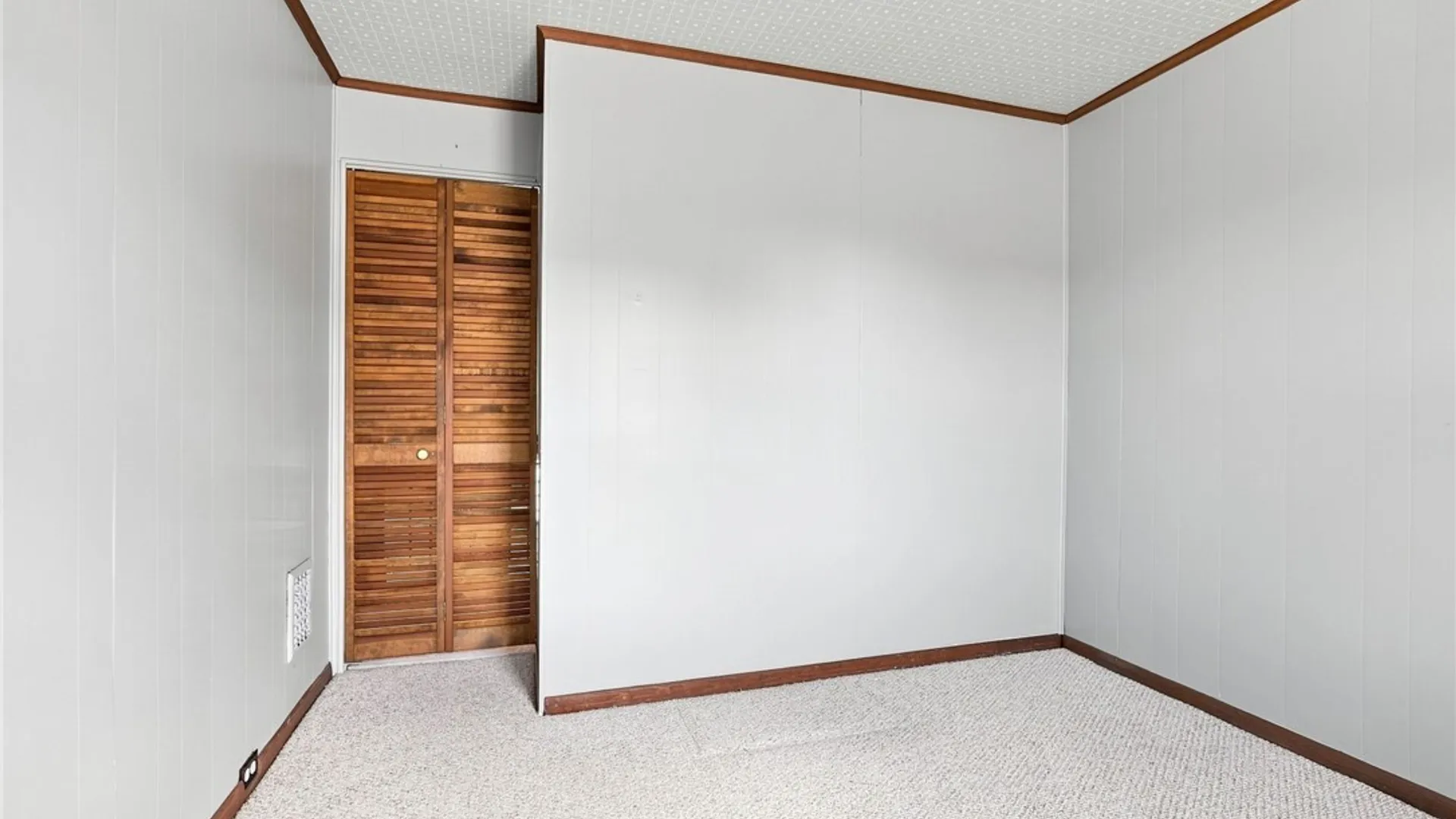 Property at 37 Strathmore Avenue, Buffalo, NY 14220 32