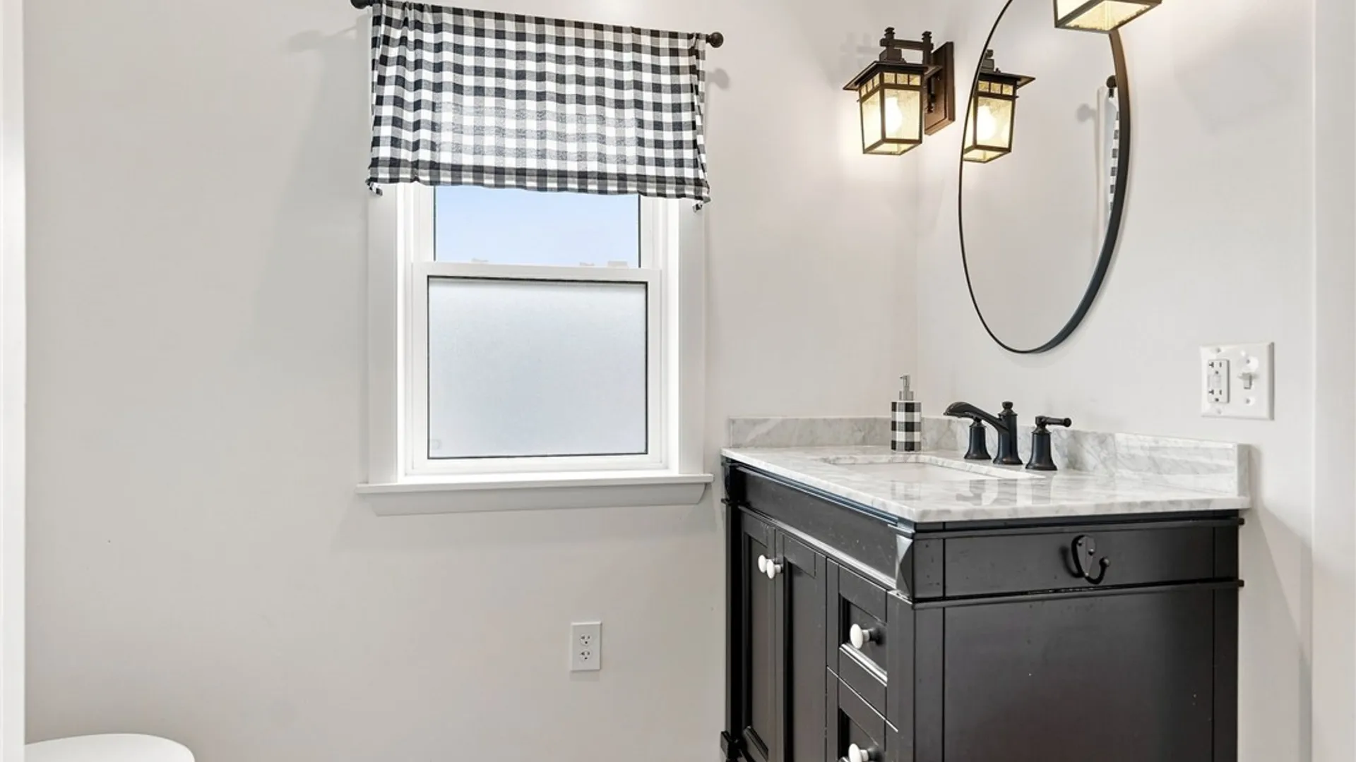 Property at 37 Strathmore Avenue, Buffalo, NY 14220 24