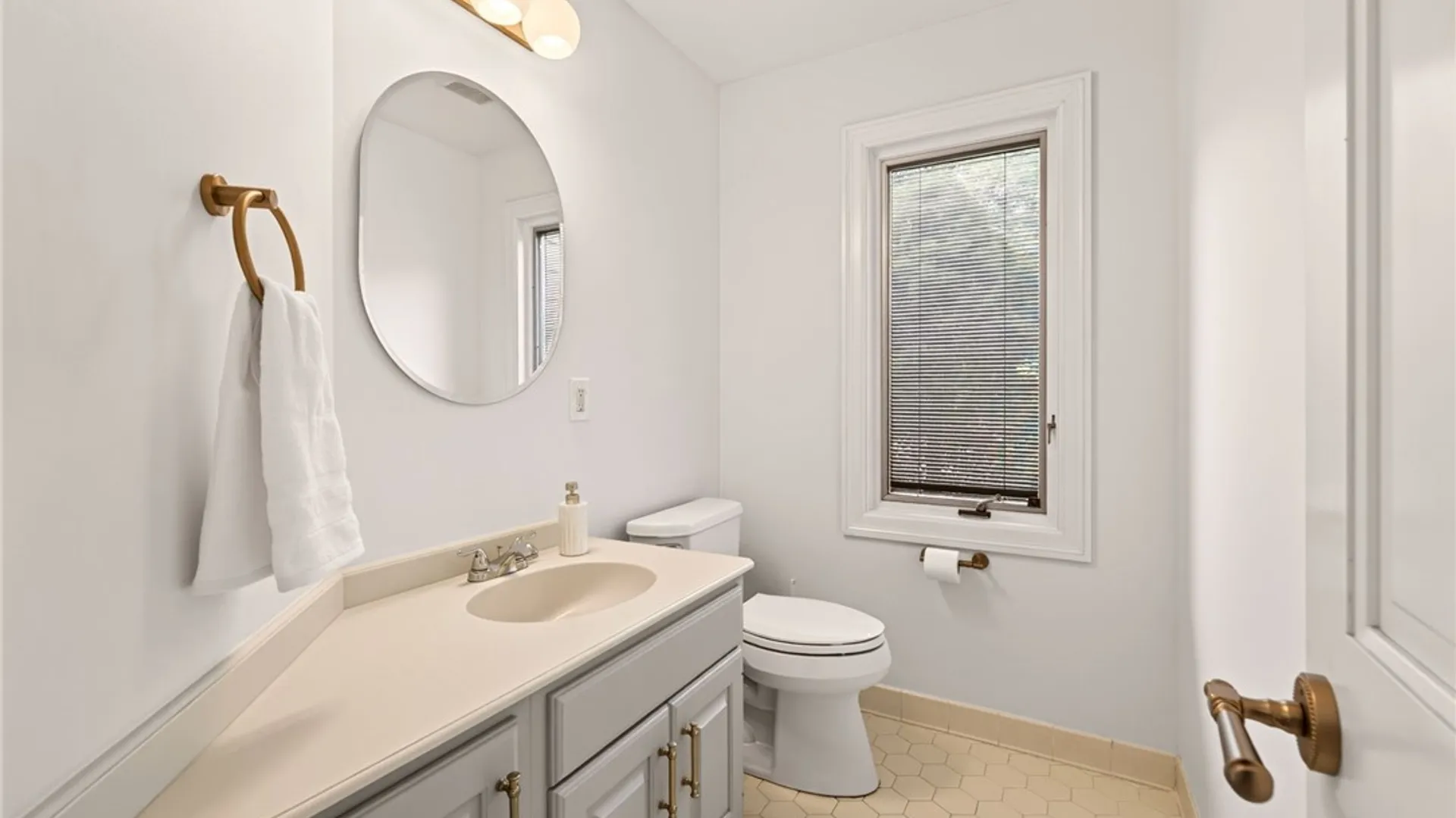 Property at 11 Pondview Drive, Perinton, NY 14534 21