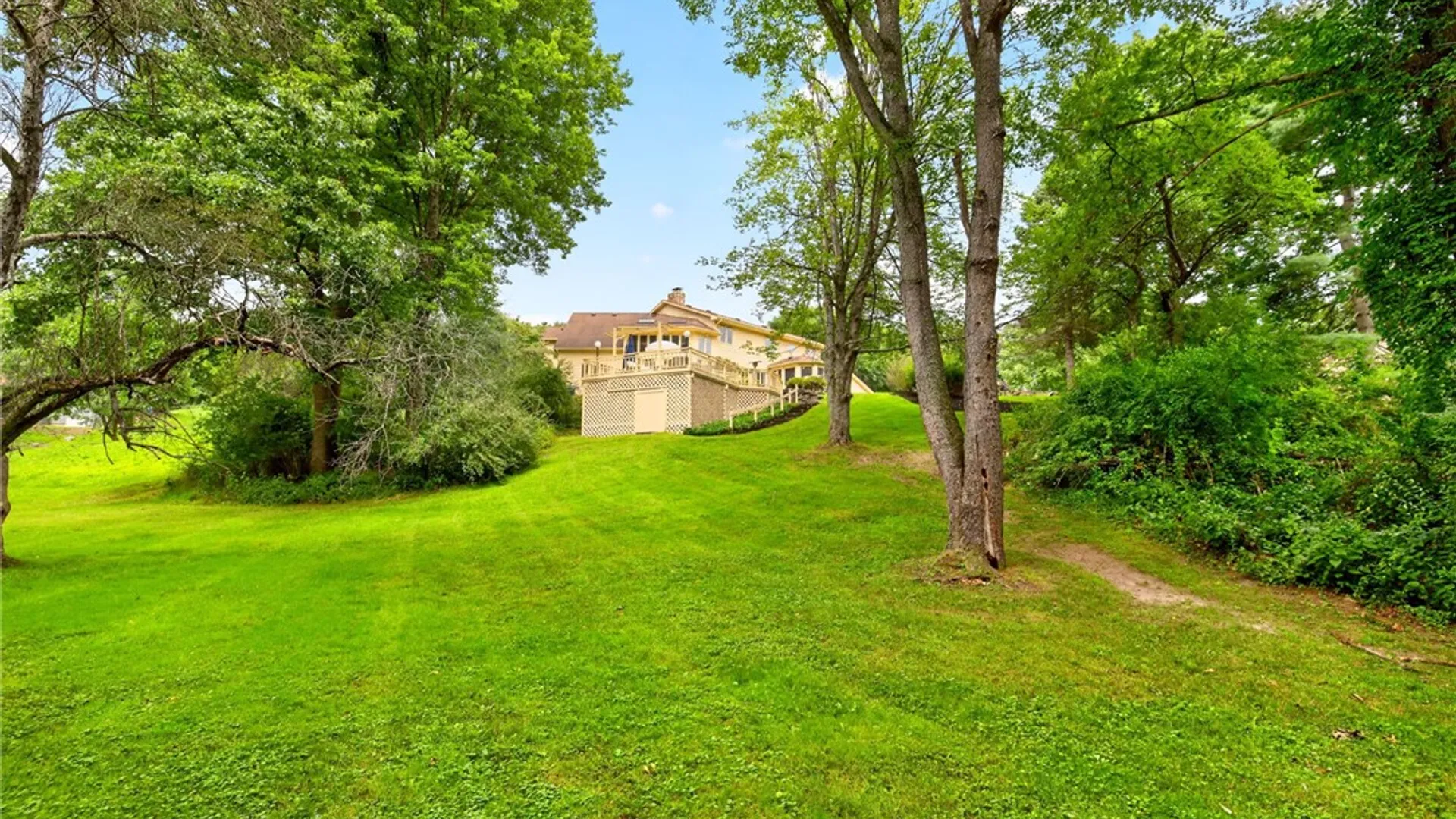 Property at 11 Pondview Drive, Perinton, NY 14534 43