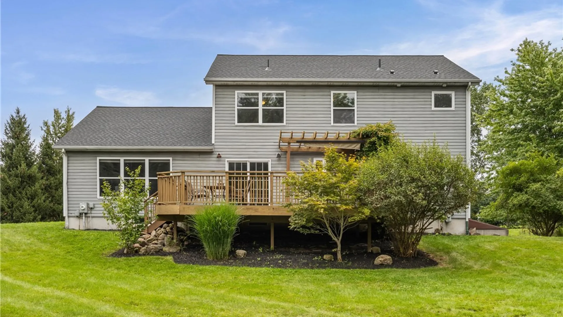 Property at 15 Shady Oaks, Ogden, NY 14559 32
