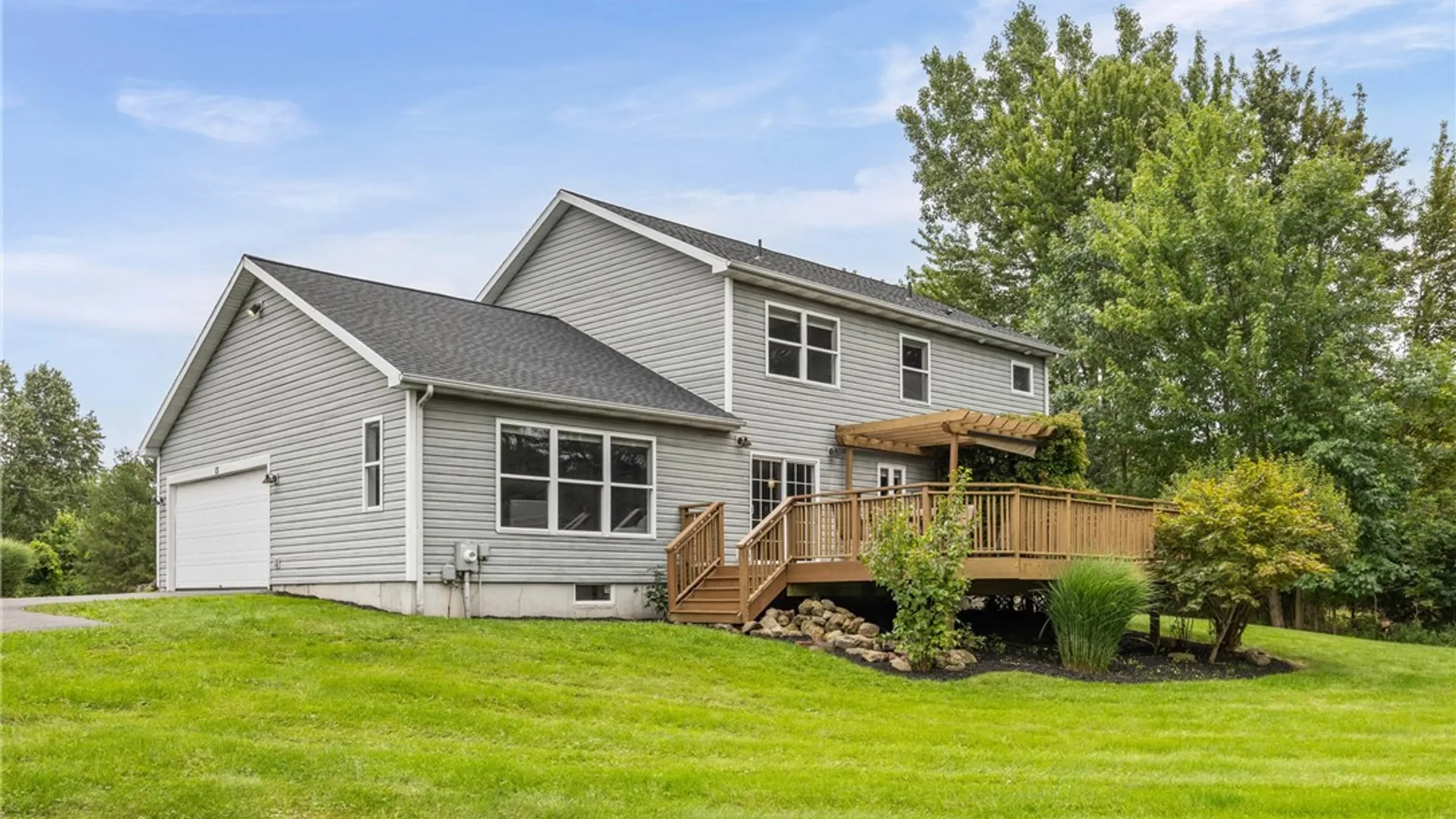Property at 15 Shady Oaks, Ogden, NY 14559 33