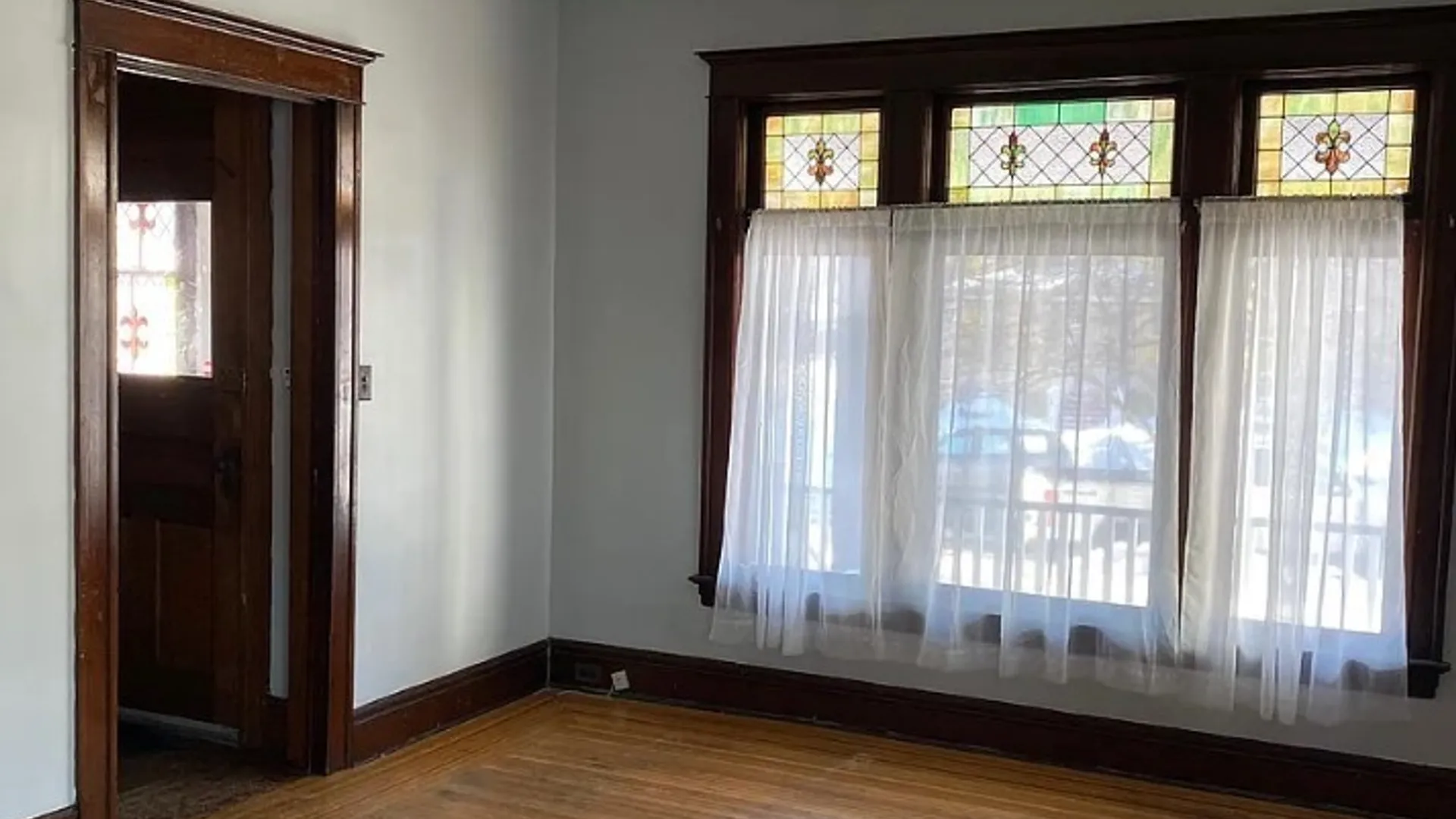 Property at 455 Crescent Avenue, Buffalo, NY 14214 5