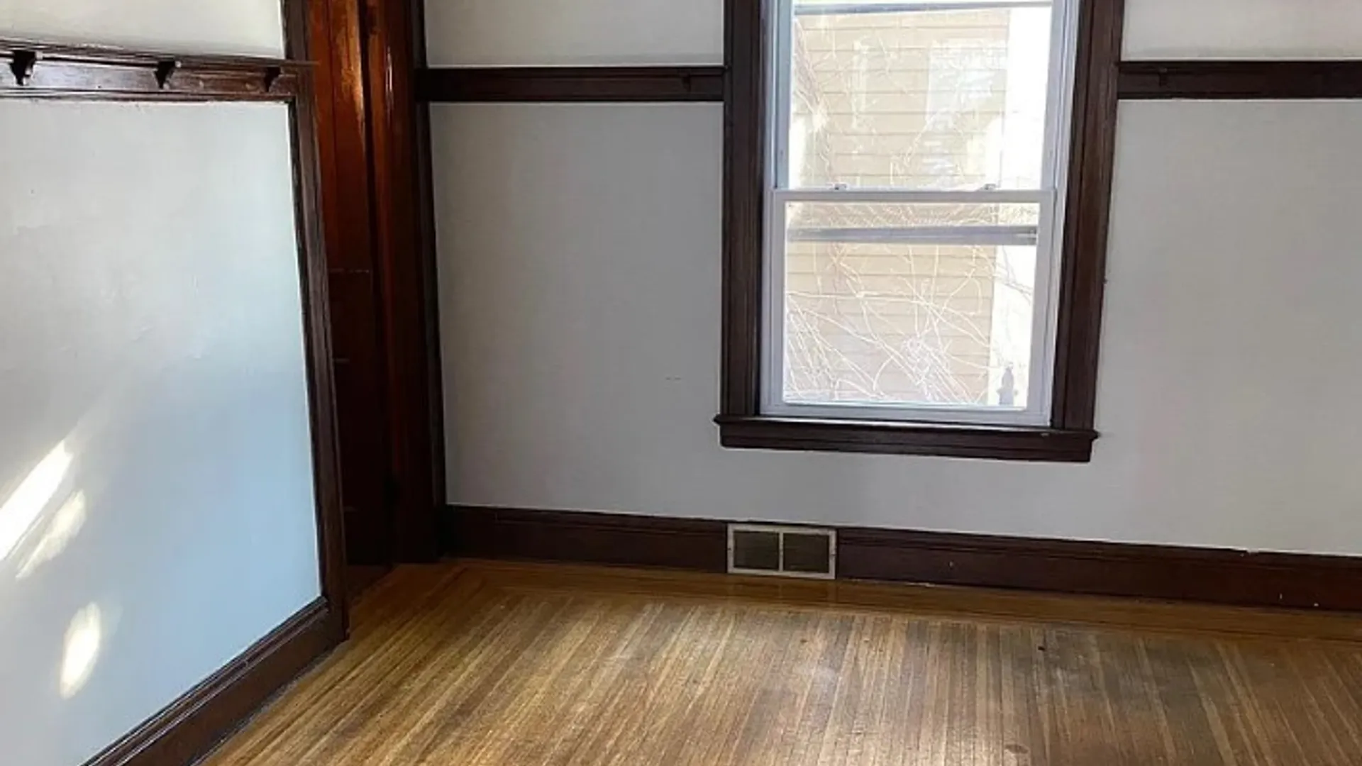 Property at 455 Crescent Avenue, Buffalo, NY 14214 9