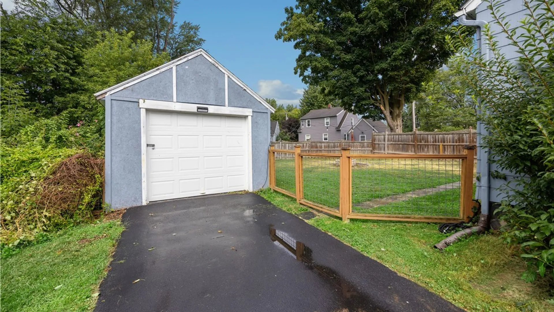 Property at 1249 Tulip Street, Clay, NY 13090 4