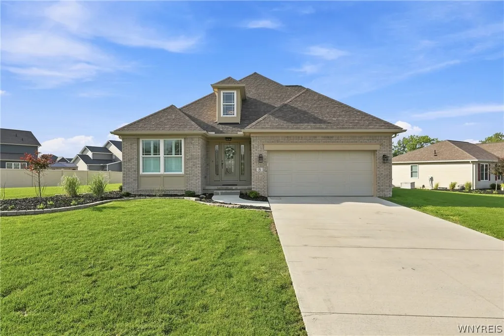 Property at 8 Samantha Court, West Seneca, NY 14224