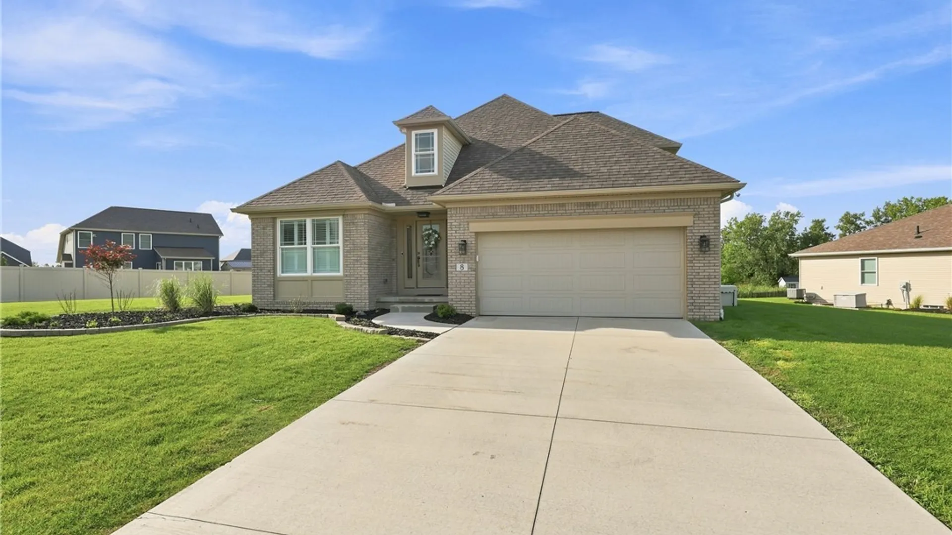 Property at 8 Samantha Court, West Seneca, NY 14224 3