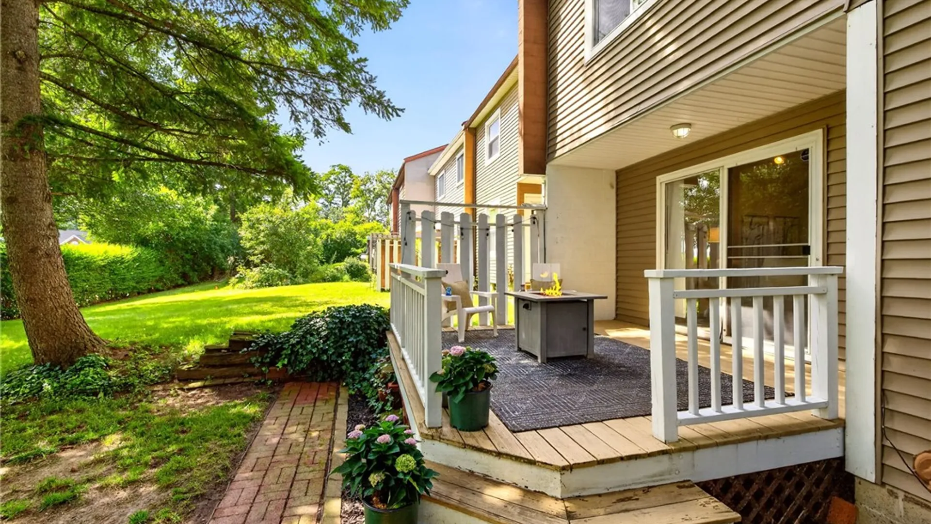 Property at 25 Mayapple Lane, Henrietta, NY 14586 23