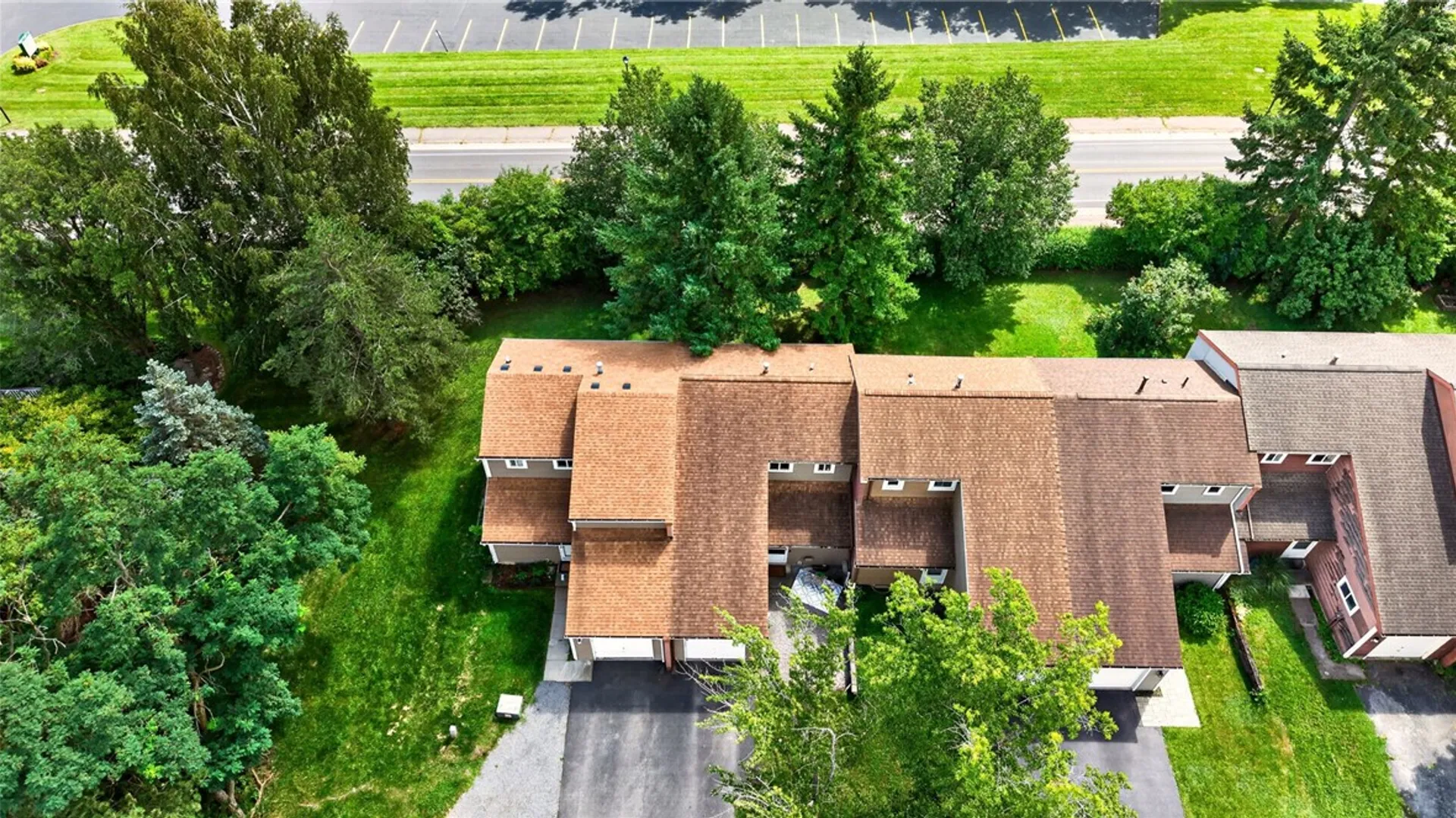 Property at 25 Mayapple Lane, Henrietta, NY 14586 25