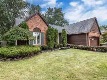 Property at 82 Bragg Court, Amherst, NY 14221