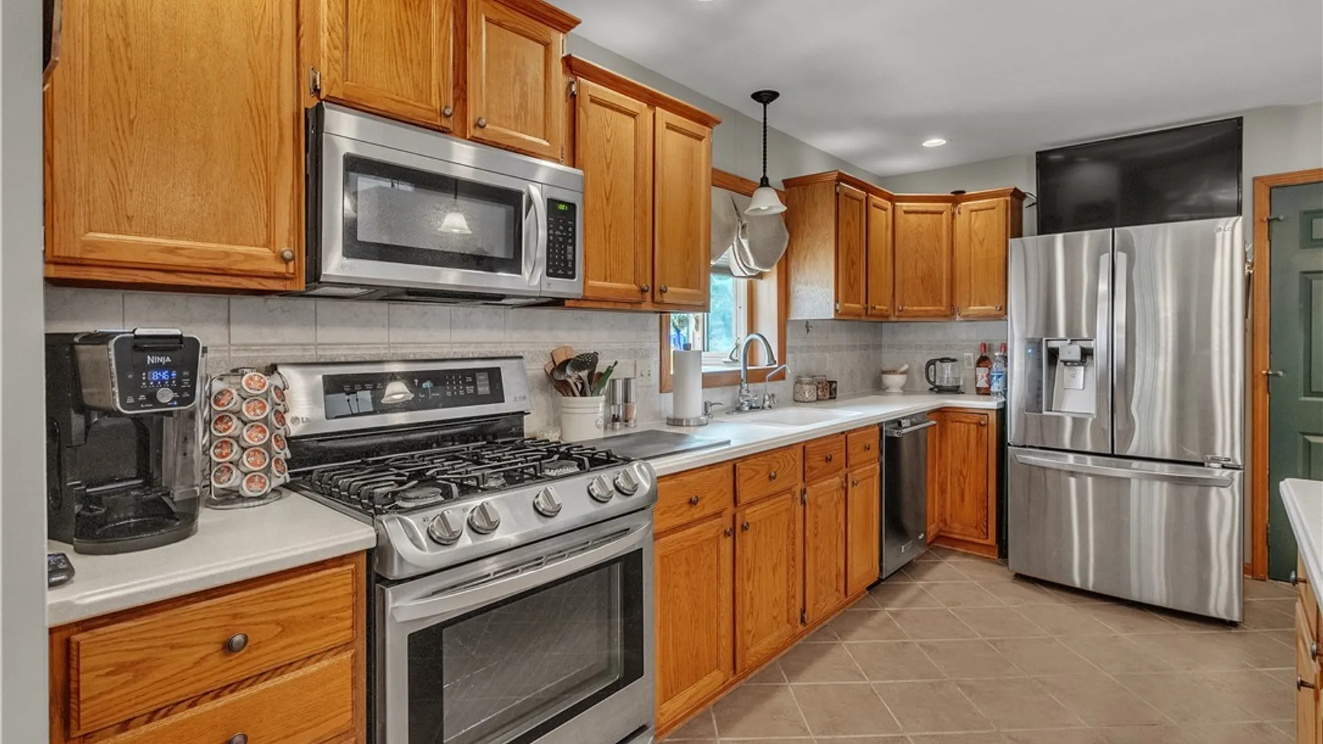 Property at 82 Bragg Court, Amherst, NY 14221 9