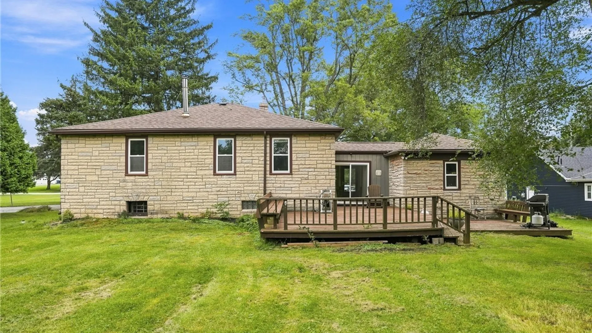 Property at 100 Brompton Road, Amherst, NY 14221 6