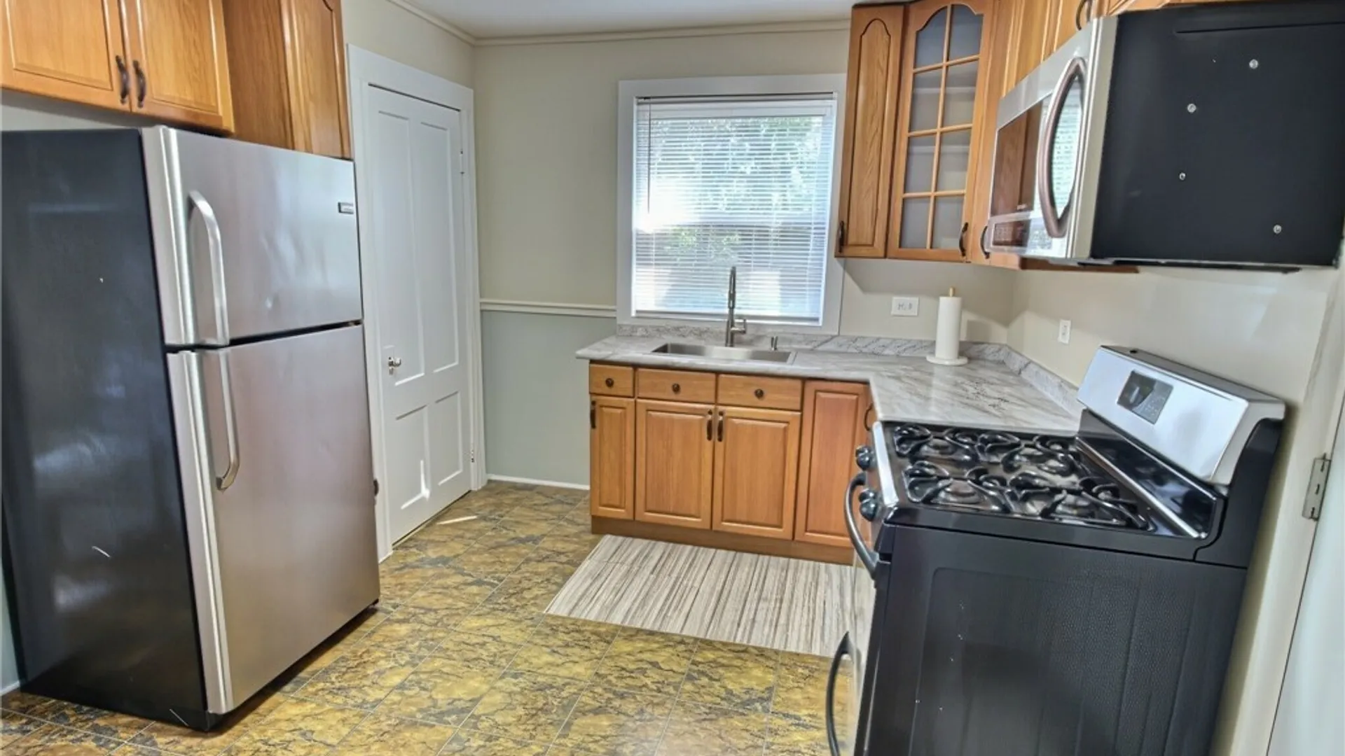 Property at 14 Utica Place, Rochester, NY 14608 8