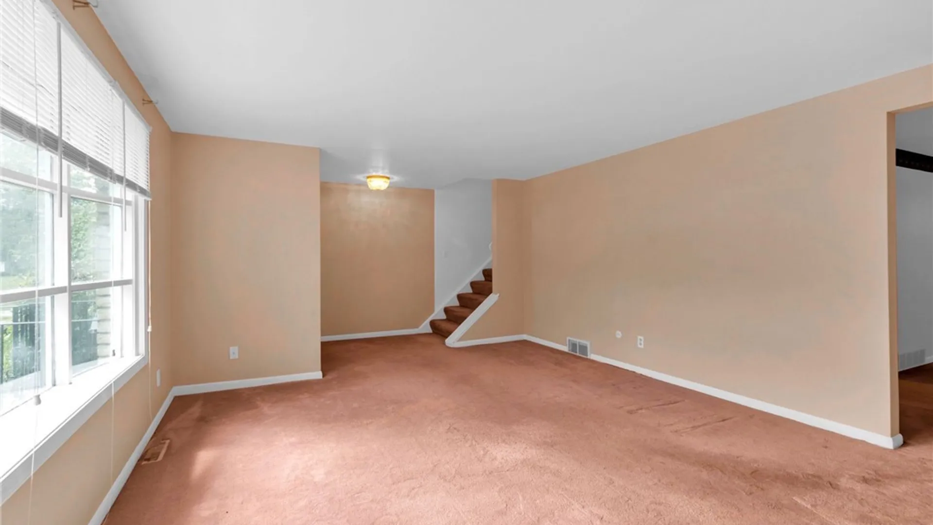 Property at 129 Sundridge Drive, Amherst, NY 14228 7