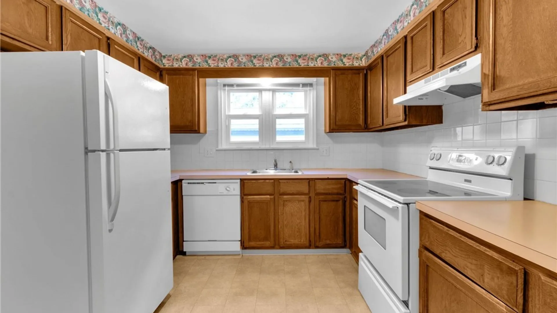 Property at 129 Sundridge Drive, Amherst, NY 14228 12