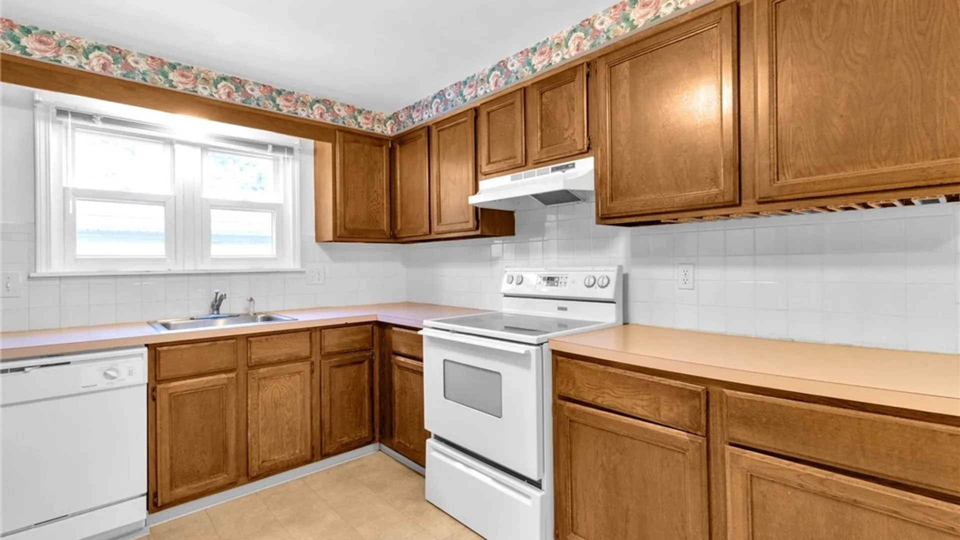 Property at 129 Sundridge Drive, Amherst, NY 14228 13