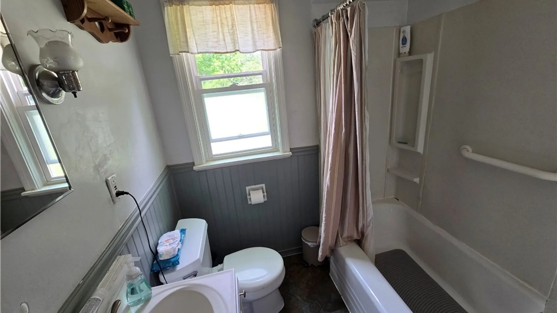Property at 1340 Parkview Drive, North Tonawanda, NY 14120 14