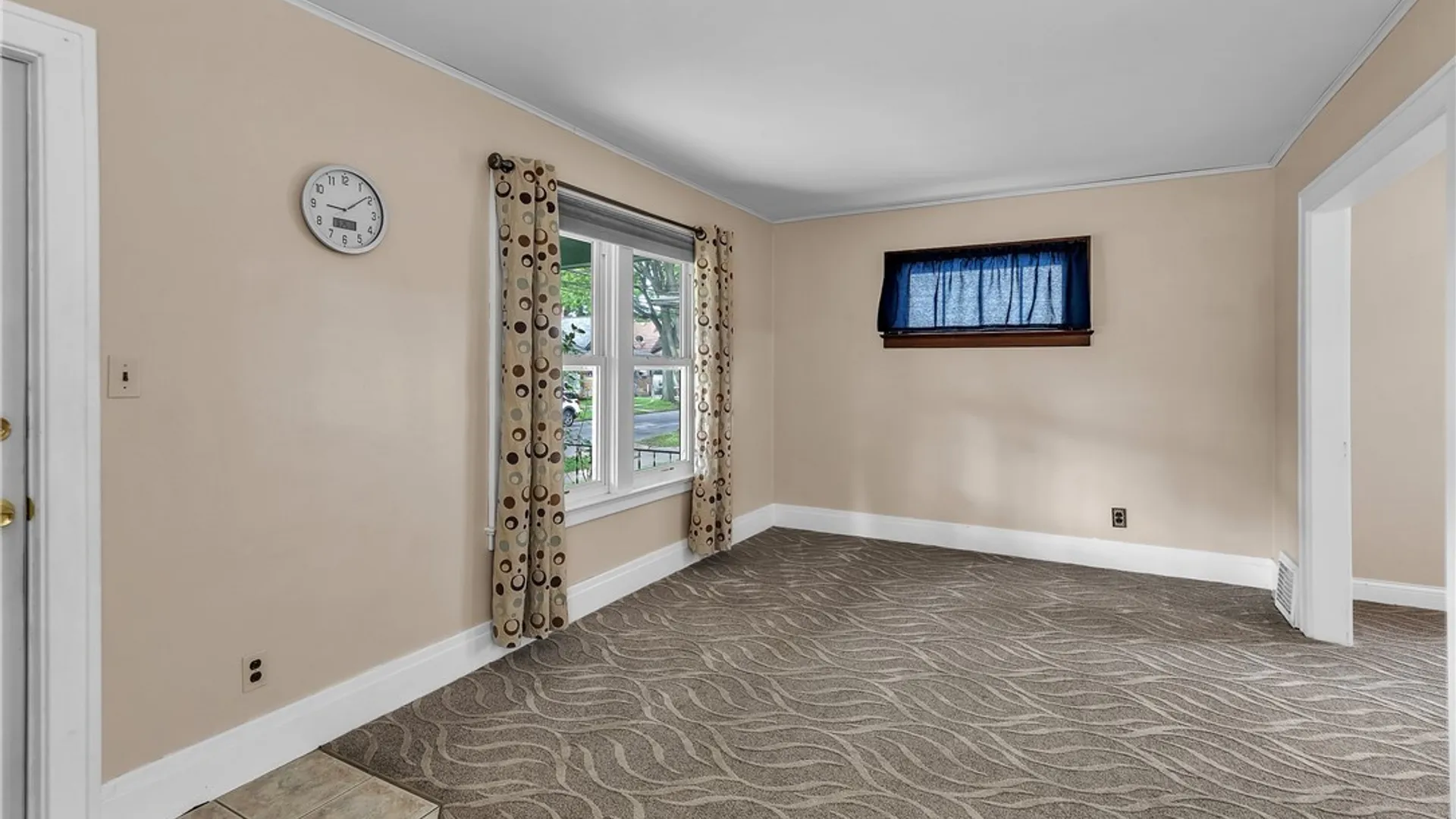 Property at 2462 Willow Avenue, Niagara Falls, NY 14305 13