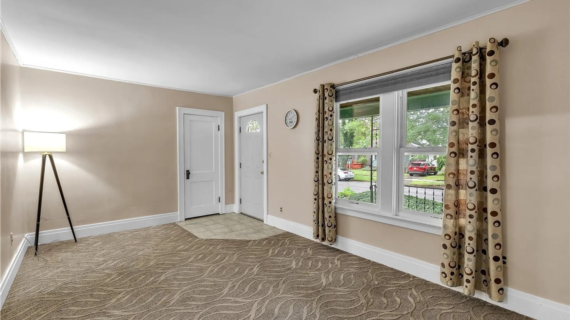 Property at 2462 Willow Avenue, Niagara Falls, NY 14305 15