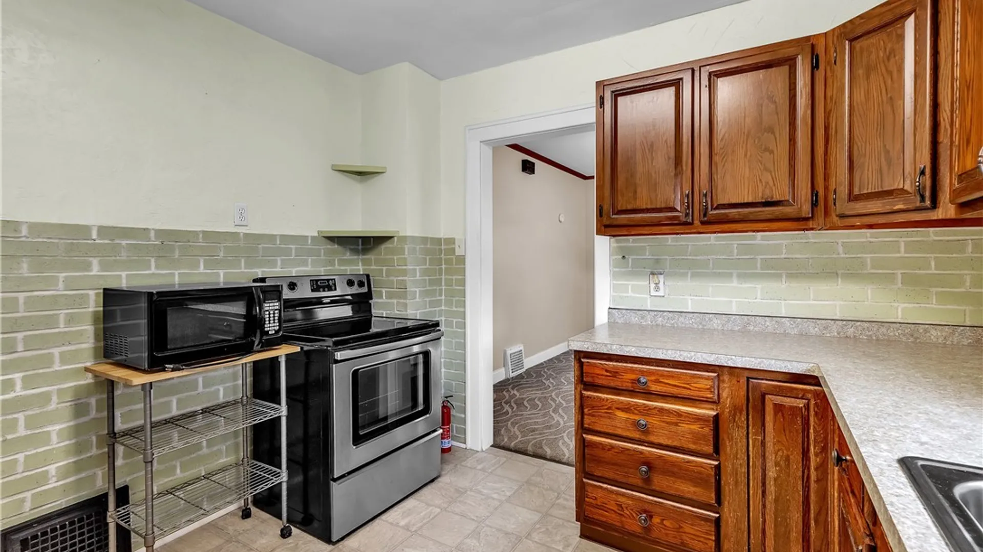 Property at 2462 Willow Avenue, Niagara Falls, NY 14305 23