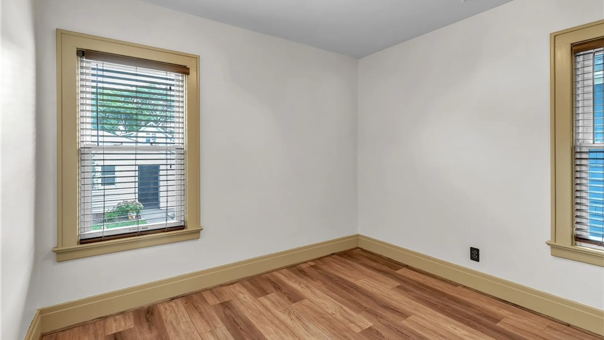 Property at 2462 Willow Avenue, Niagara Falls, NY 14305 29