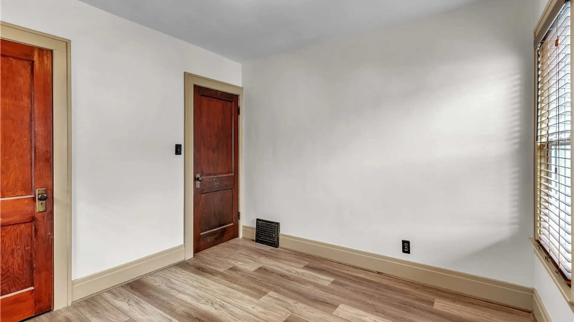 Property at 2462 Willow Avenue, Niagara Falls, NY 14305 31