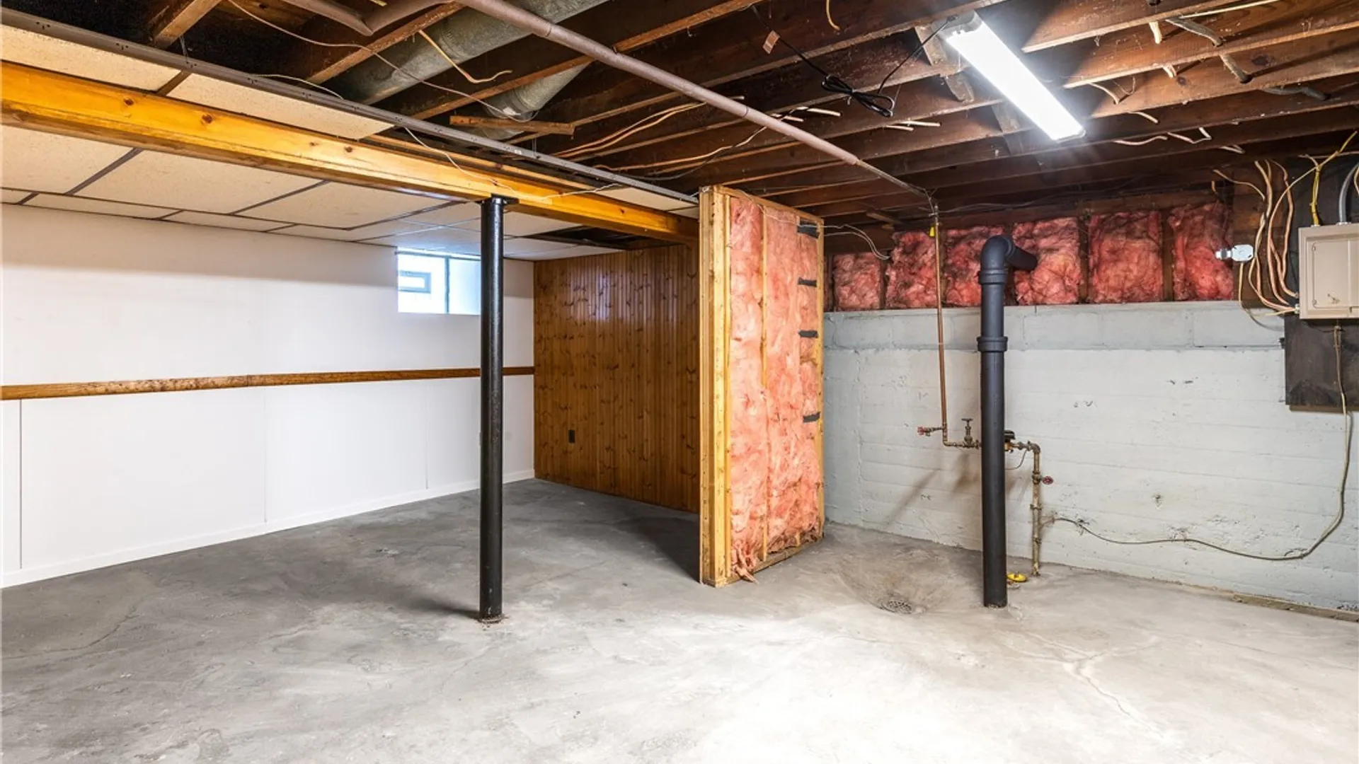 Property at 2462 Willow Avenue, Niagara Falls, NY 14305 45