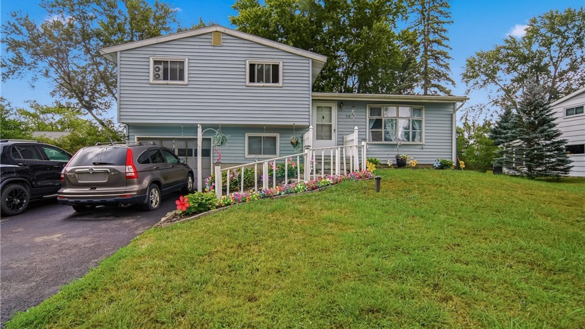 Property at 16 Huckleberry Lane, Clay, NY 13090 5