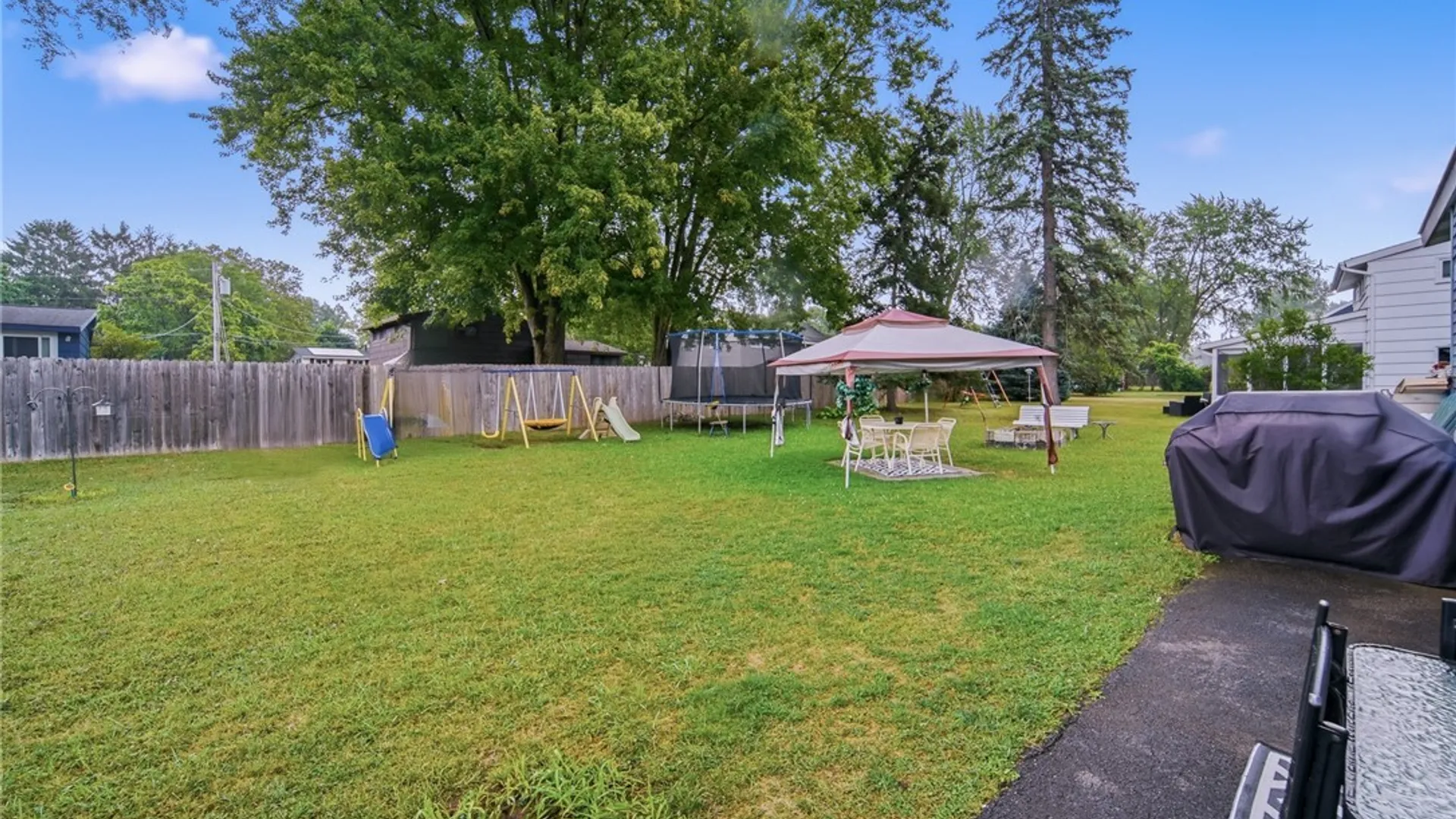 Property at 16 Huckleberry Lane, Clay, NY 13090 4