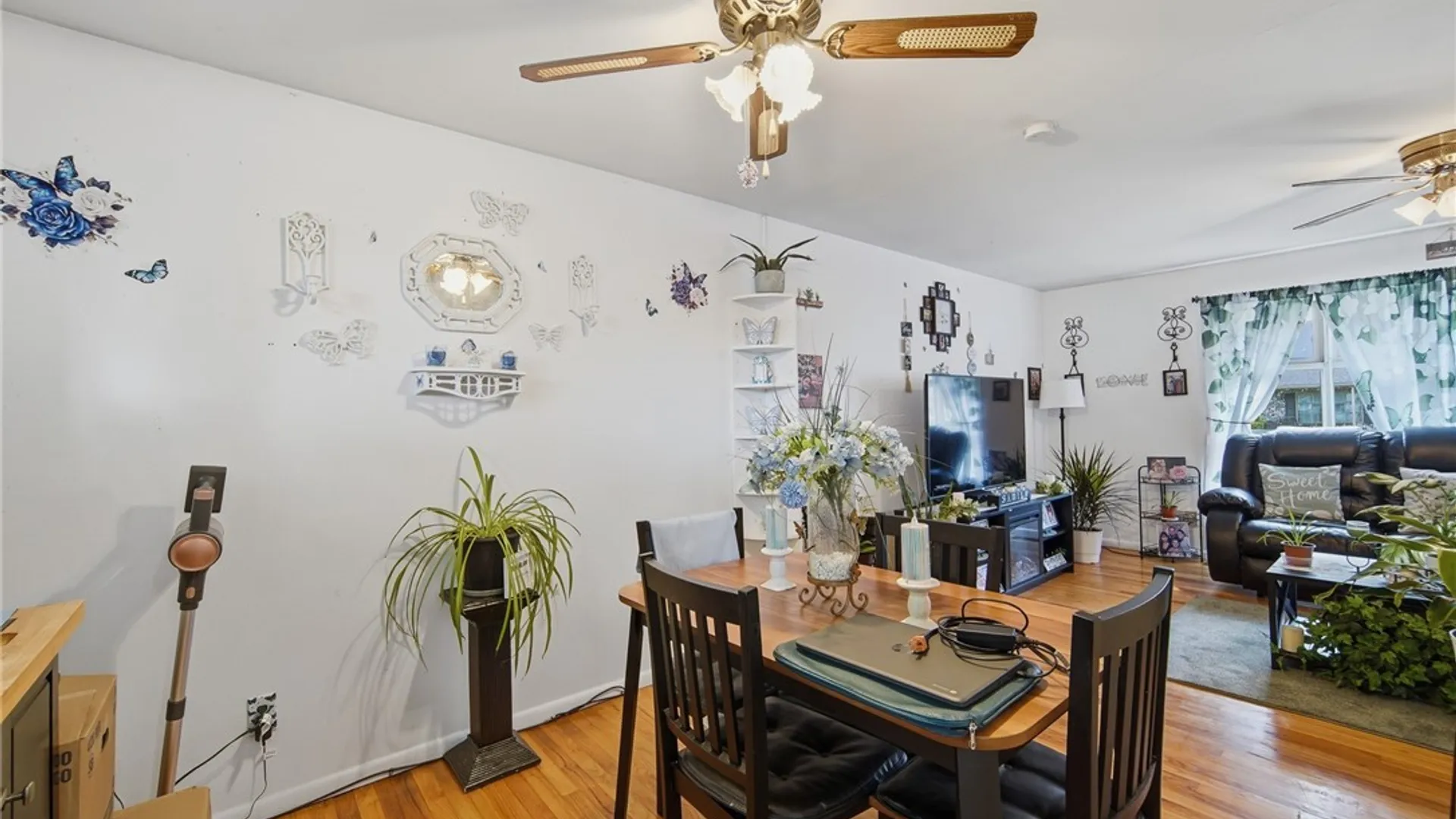 Property at 16 Huckleberry Lane, Clay, NY 13090 10