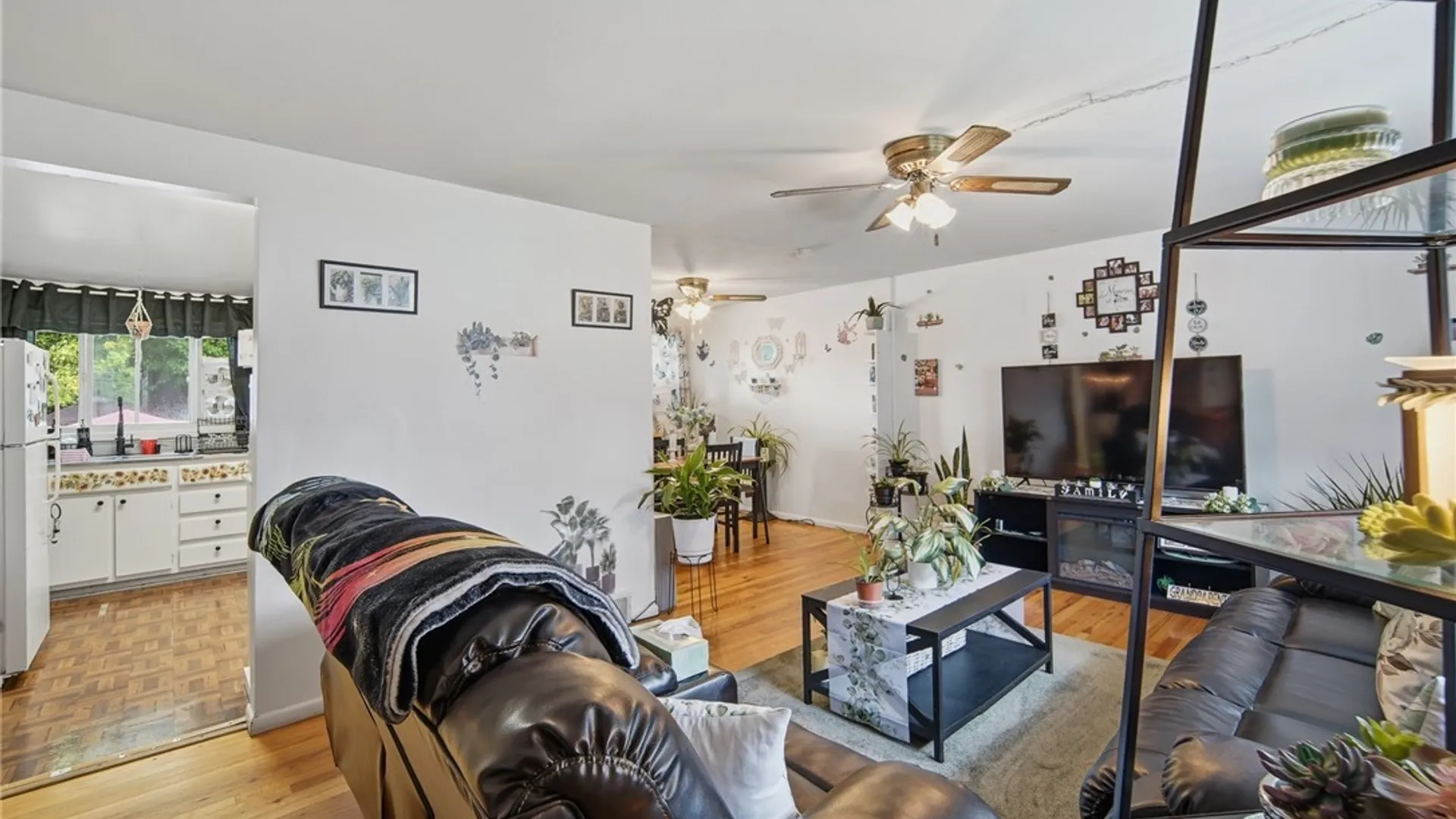 Property at 16 Huckleberry Lane, Clay, NY 13090 9