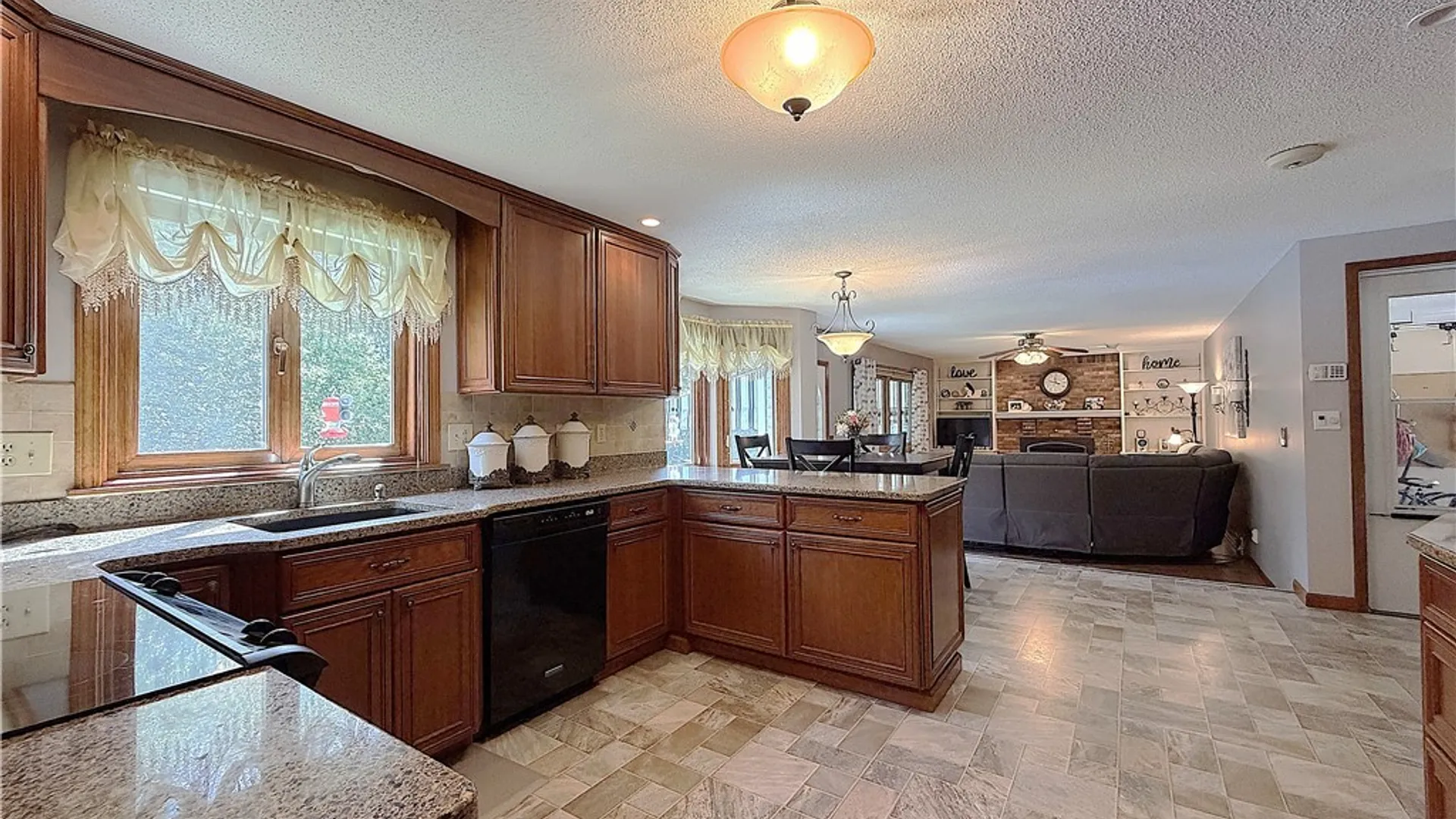 Property at 15 Bywater Drive, Amherst, NY 14068 7